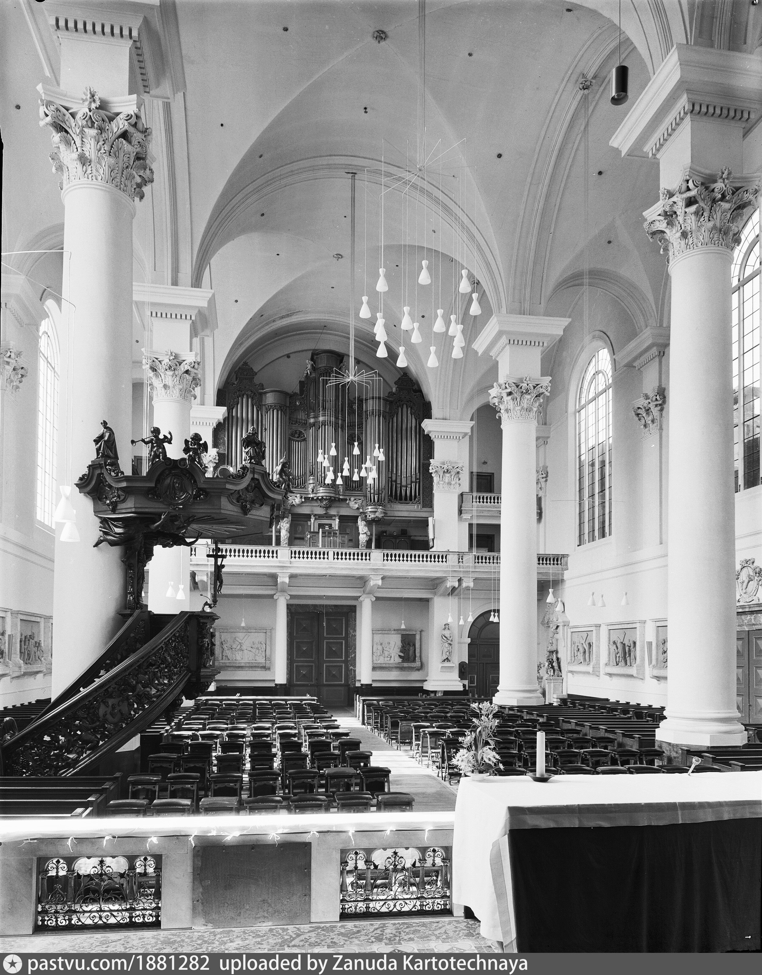 Mozes en Aäronkerk Rooms Katholieke kerk St Anthonius van Padua