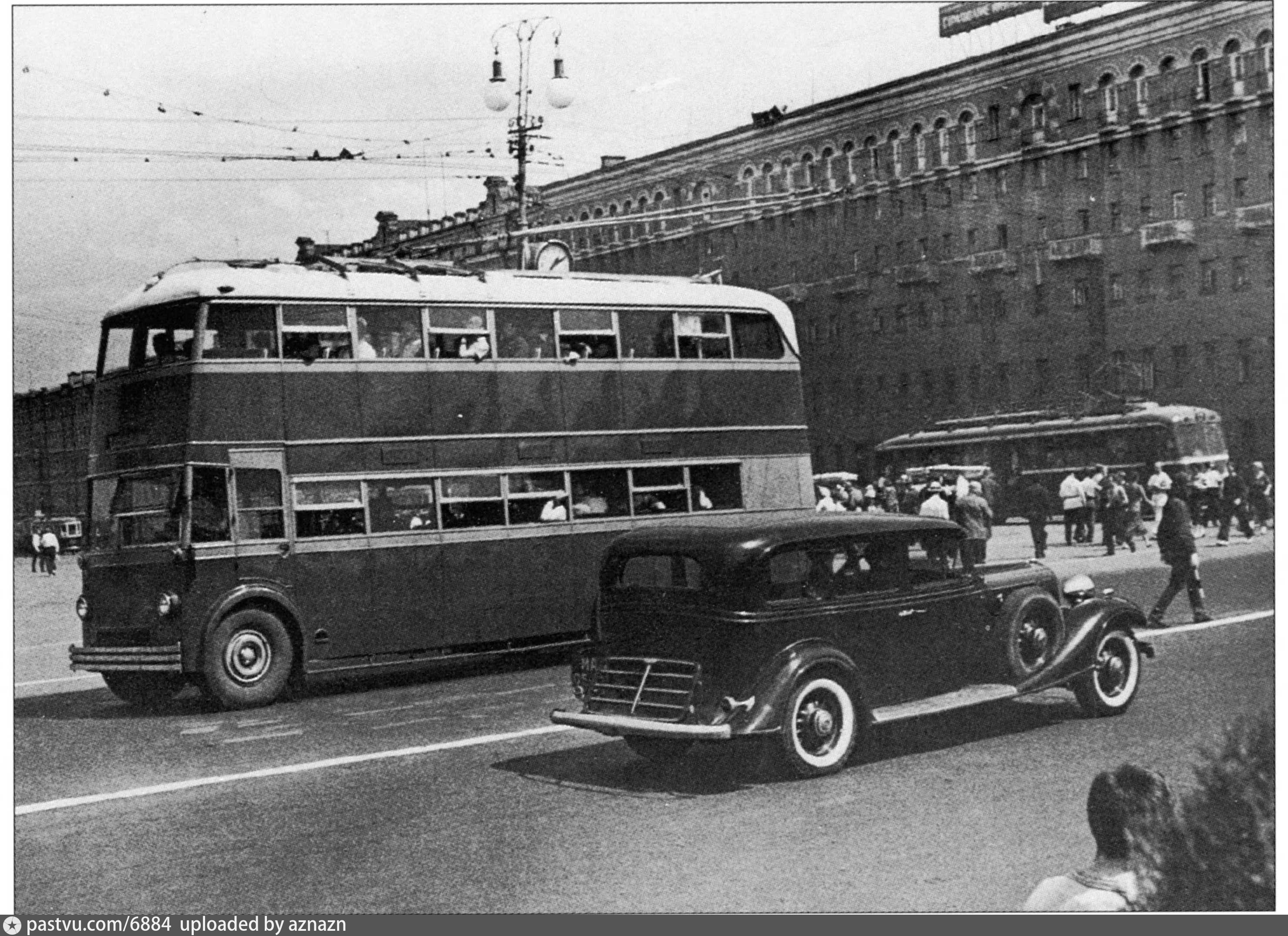 Пятьдесят первый автобус. ЯТБ-3 двухэтажный троллейбус. Троллейбус ЯТБ двухэтажный. Троллейбус ЯТБ 3 В Москве. Двухэтажный троллейбус ЯТБ-3 В Москве.