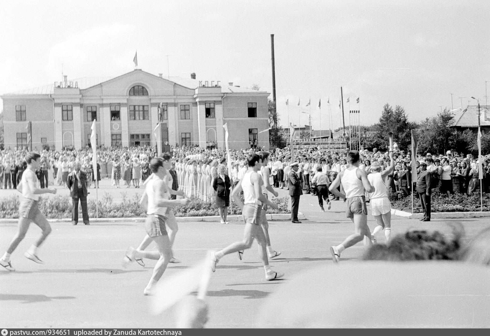 1980 год. Города олимпиады 80. Ярославский вокзал 1980. Советская москва 1980. Ярославский вокзал в 90-е годы.