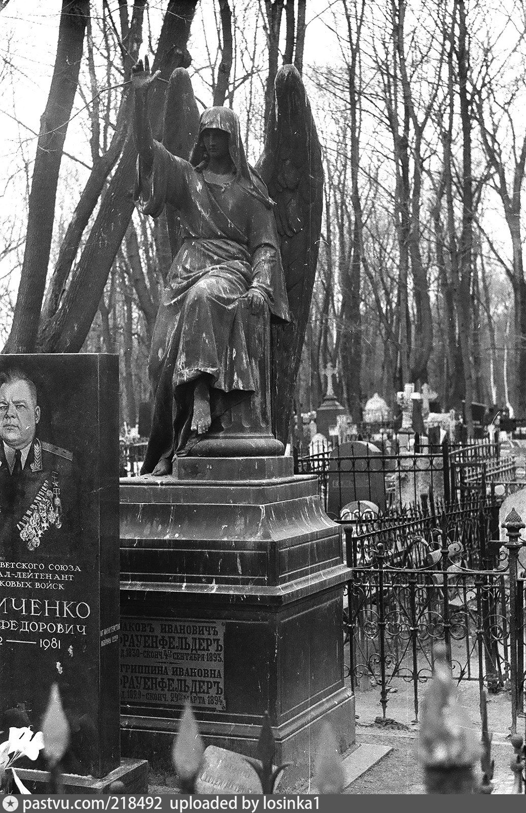 Введенское кладбище Лефортово