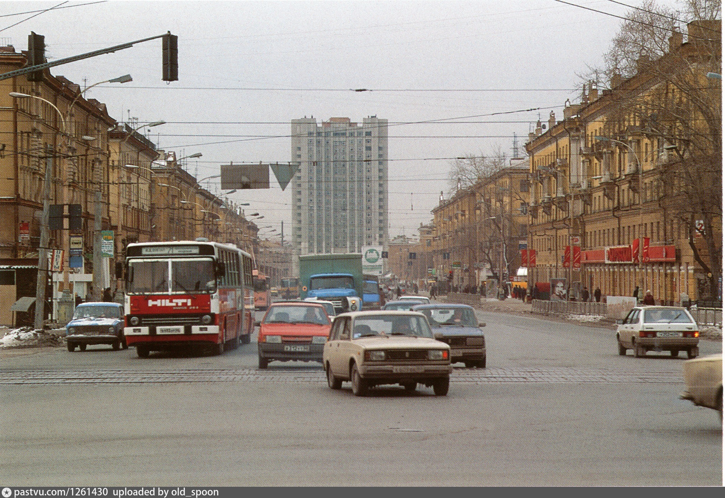 Фото свердлова 8. Екатеринбург 1998. Улица Свердлова. 1998 Улицы. Улица России в 1998.