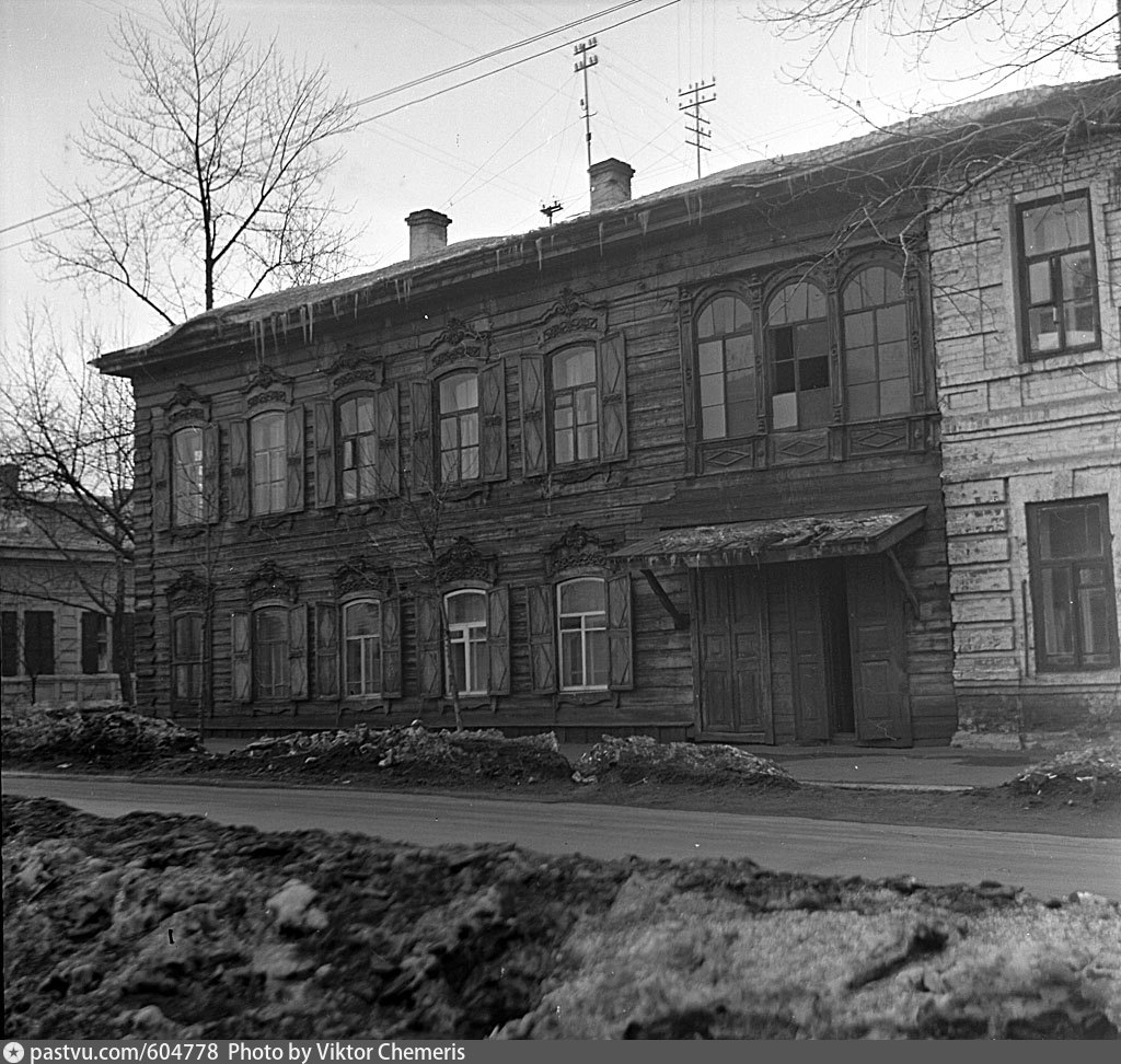 Улица дзержинского. Дзержинского 17 Казань. Дзержинского 17 Череповец. Дзержинского 17 Курск. Улица Дзержинского 17 Москва.