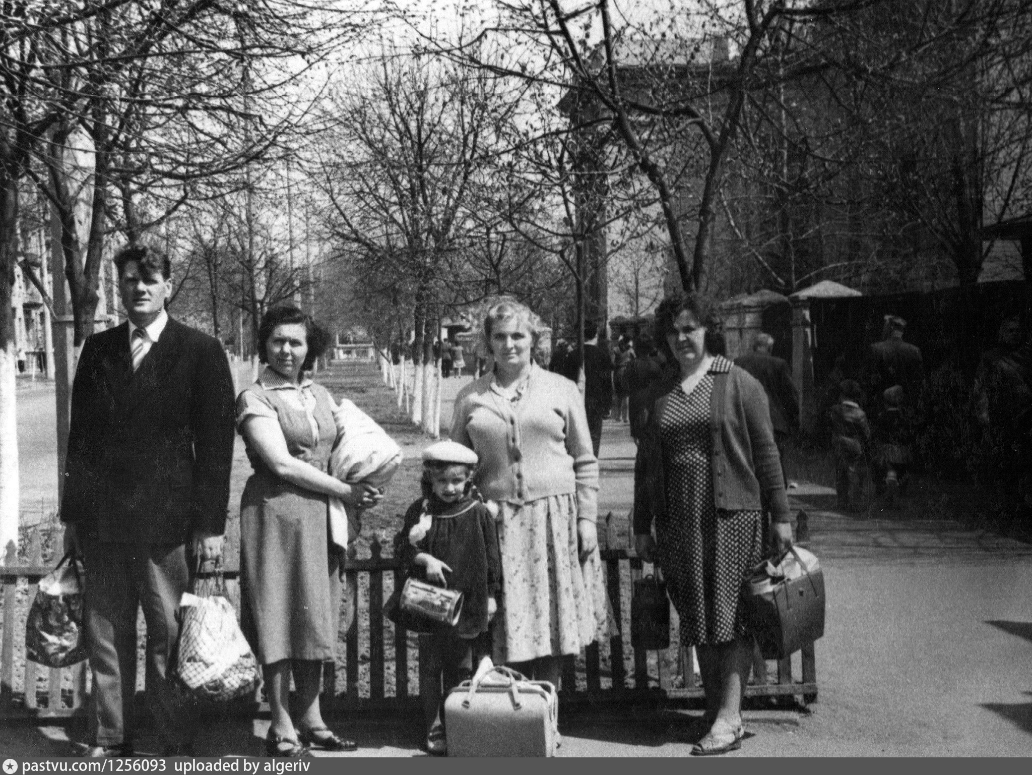 Угол улиц Гоголя и Комсомольской