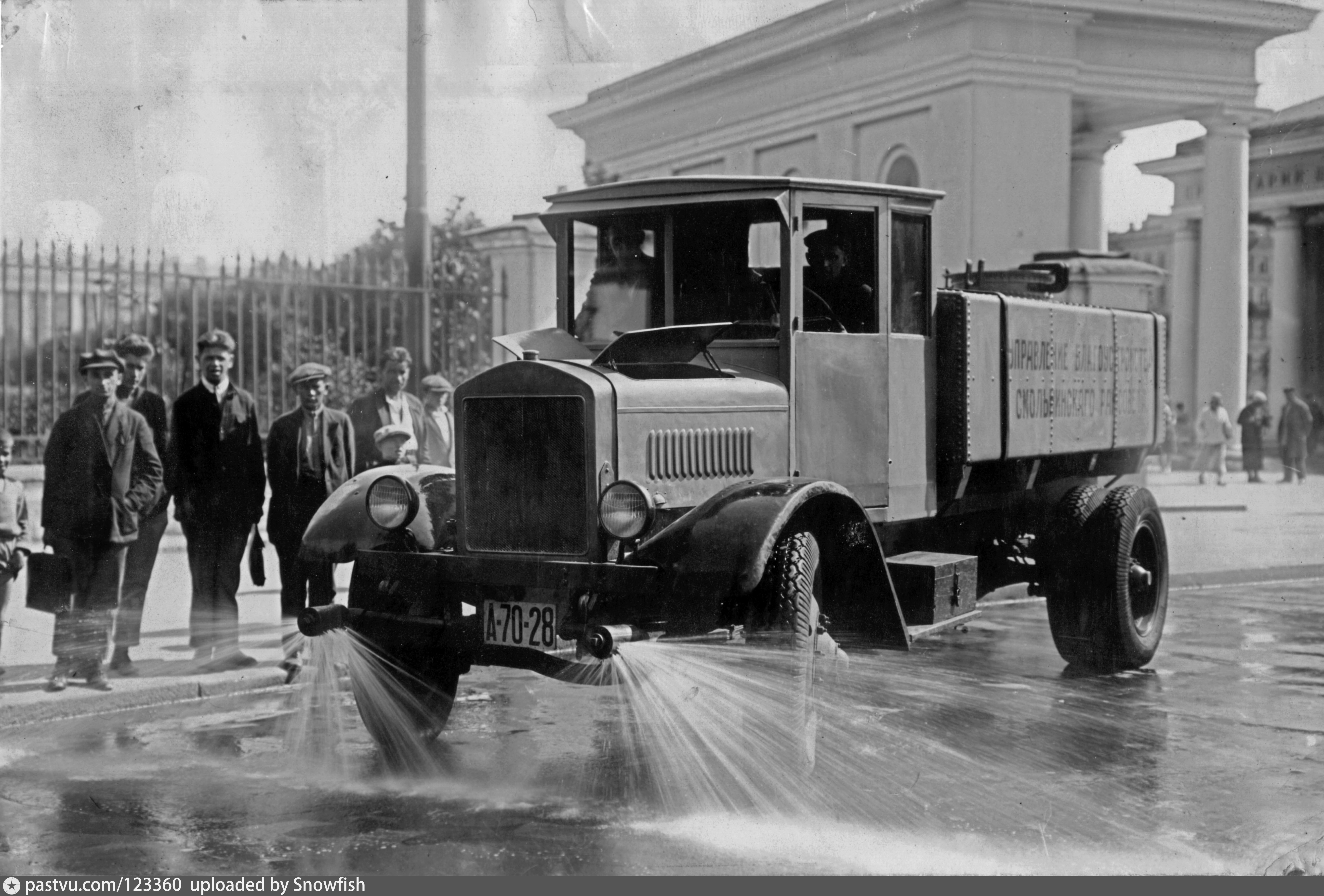 Амо москва. АМО-Ф-15 грузовой автомобиль. ЯАЗ-210 грузовой автомобиль. АМО-ф15 первый Советский грузовой автомобиль. ЗИС-5 грузовой автомобиль.