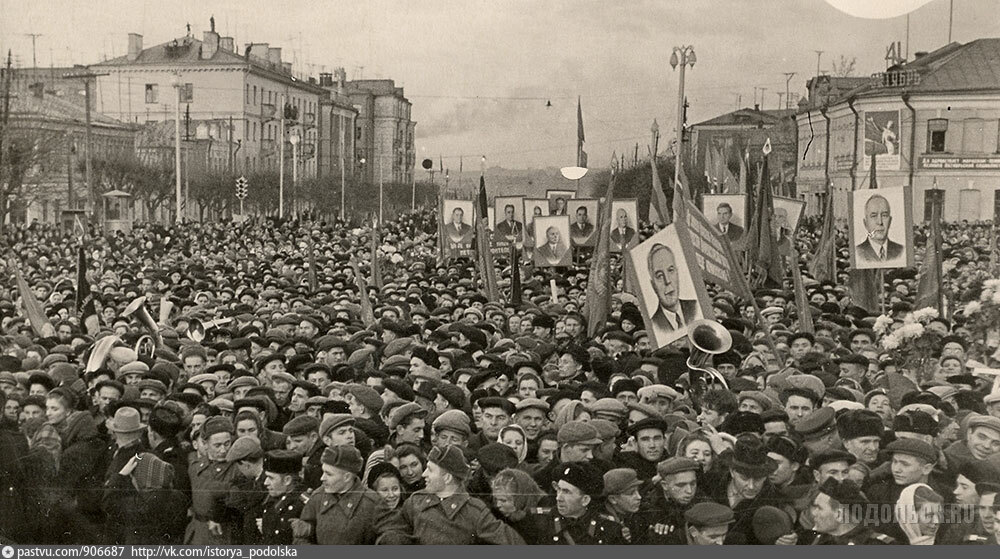 Открытие ленина. Открытие памятника Ленину в Подольске. Подольск в 1940. Открытие памятника Ленину в Виннице. Открытие памятника Ленину Баку.