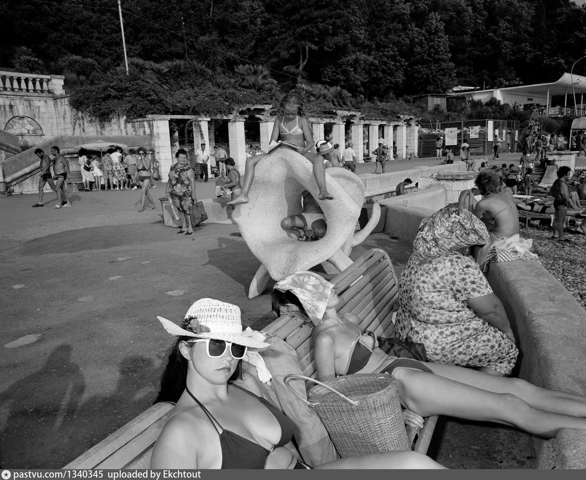 1988 год. Сочи — Российская Ривьера 1988 года в фотографиях Карла де Кейзера. Фотограф Карл де Кейзер. Сочи 1988. Сочи 1988 год.