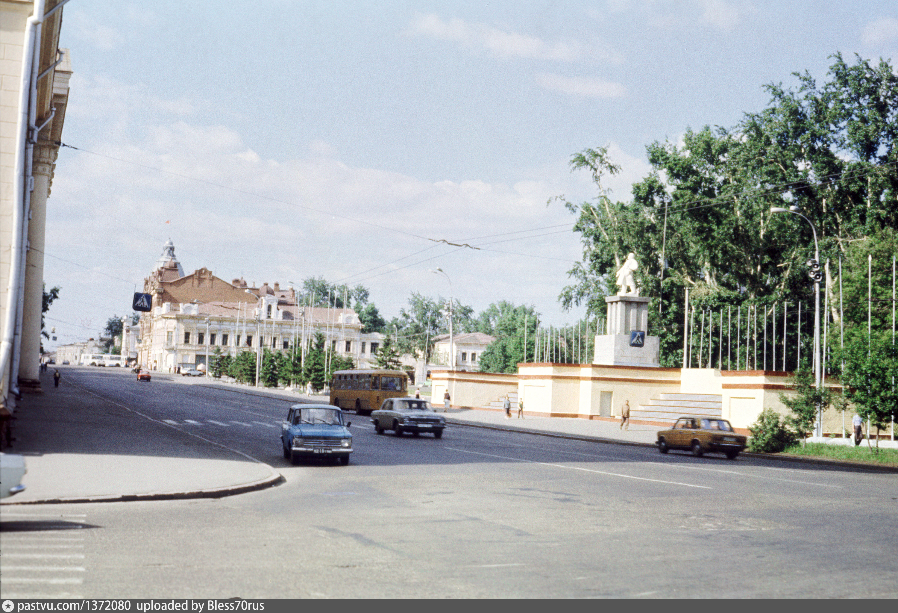 Площадь революции ейск фото