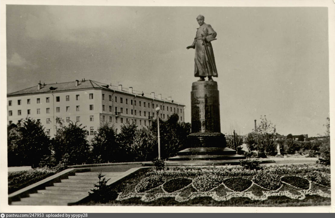 Памятники культуры иваново. Памятник Фрунзе Иваново. Памятник Михаилу Фрунзе 1960. Иваново 50 годы. Площадь Ленина Иваново СССР.