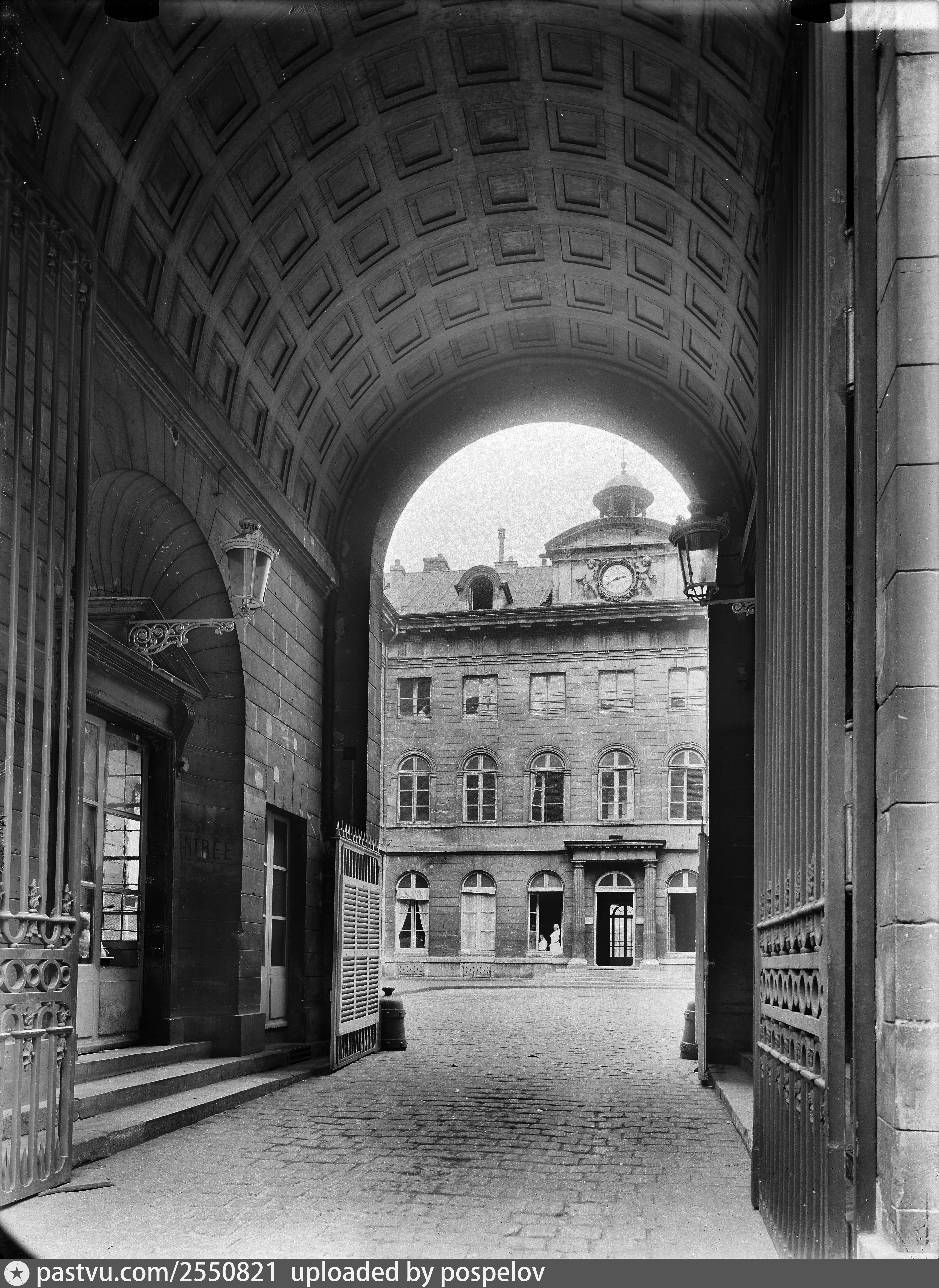 208 Rue Du Faubourg Saint Honor H pital Beaujon Porche D entr e Avec 208-rue-du-faubourg-saint-honor-h-pital-beaujon-porche-d-entr-e-avec