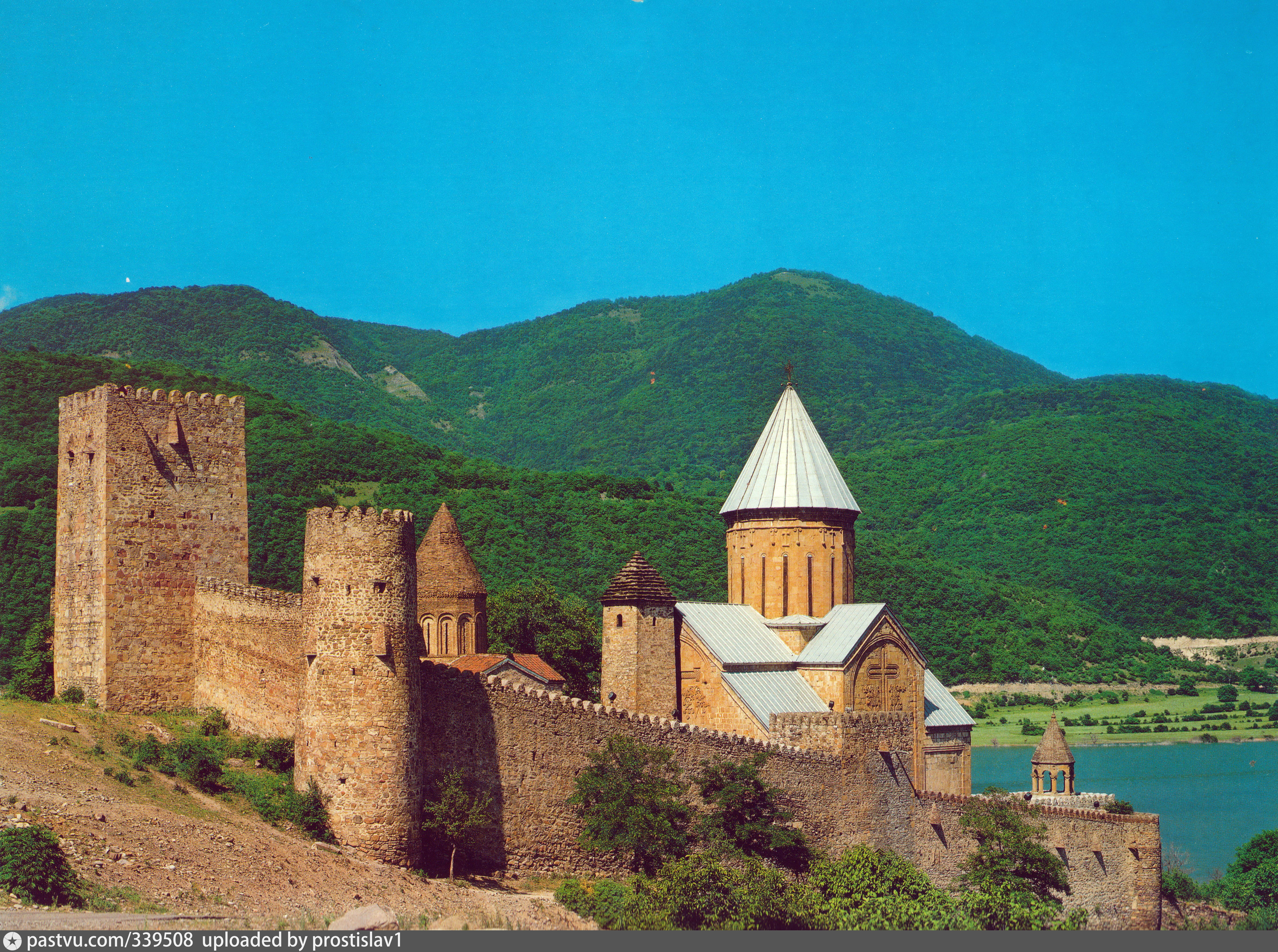 Крепость ананури грузия фото