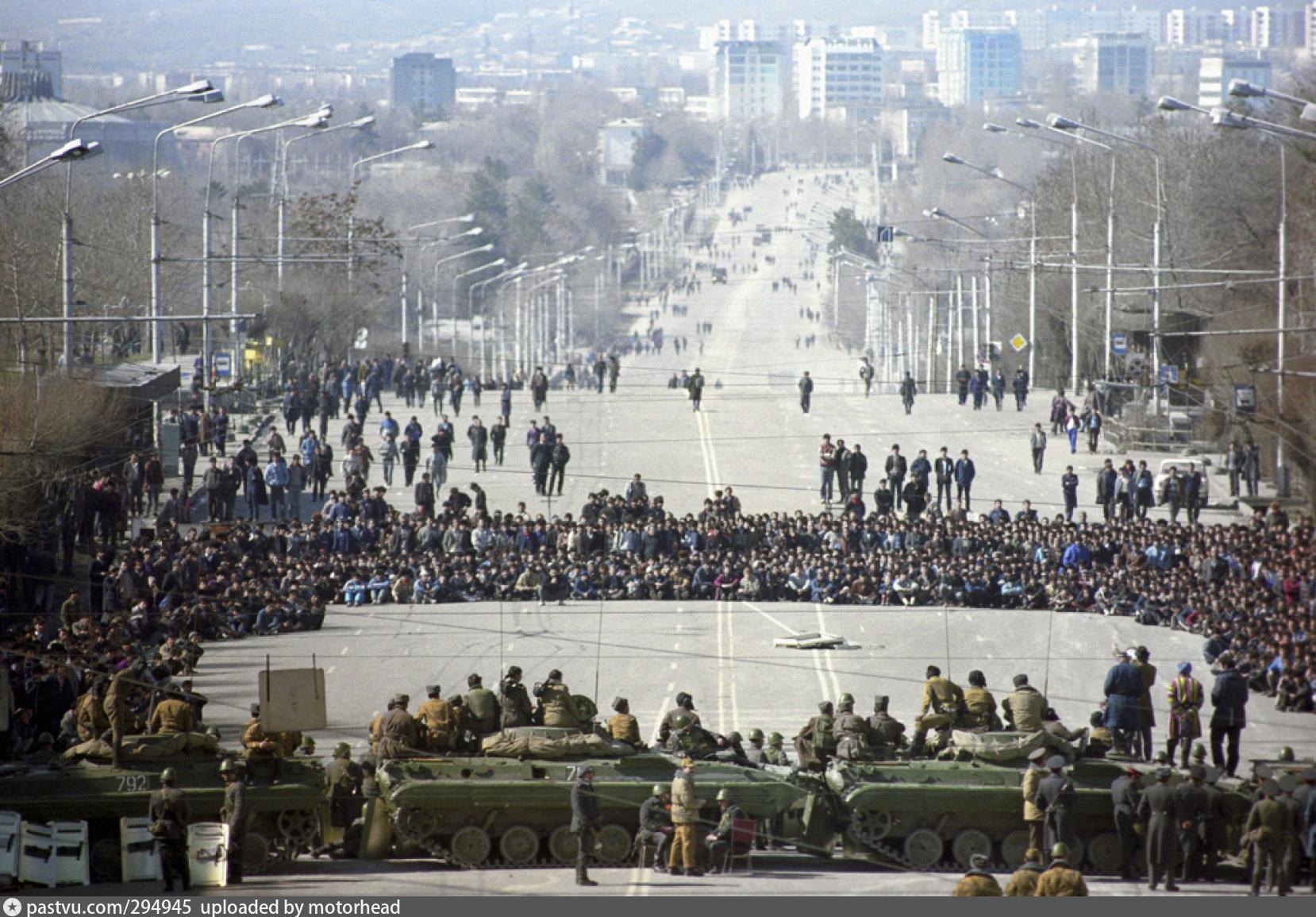 Таджики 90 годы. Массовые беспорядки в Душанбе (1990).
