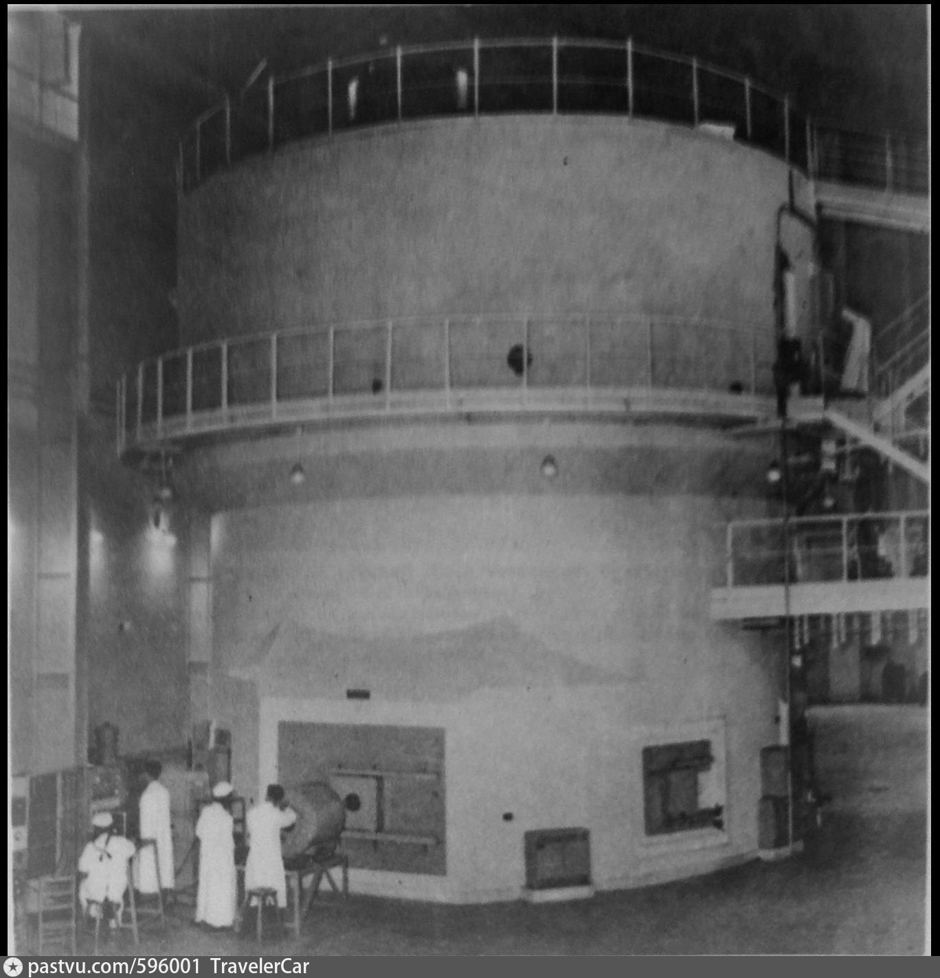 Первый советский ядерный реактор. Ядерный реактор ф-1. Первый ядерный реактор Курчатова. Первый атомный реактор в СССР. Первый ядерный реактор в мире 1942.