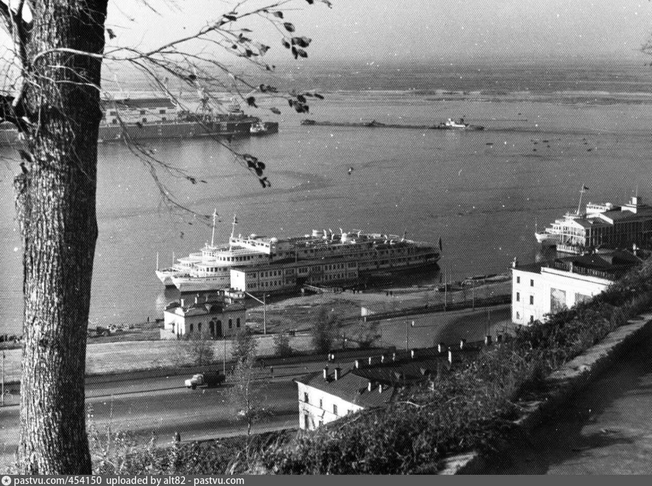 Горький нижний. Нижний Новгород 1930 Горький. Нижний Новгород в 60-е. Горький набережная Нижневолжская. Нижний Новгород 70е годы.