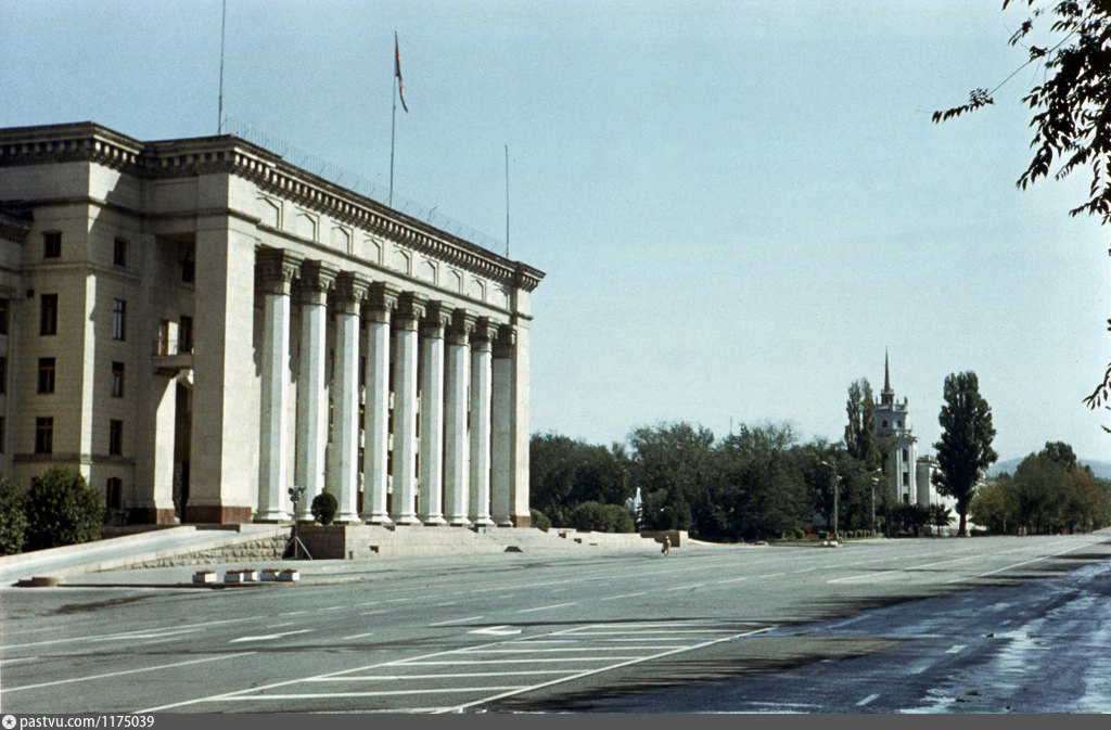 Киев дом правительства