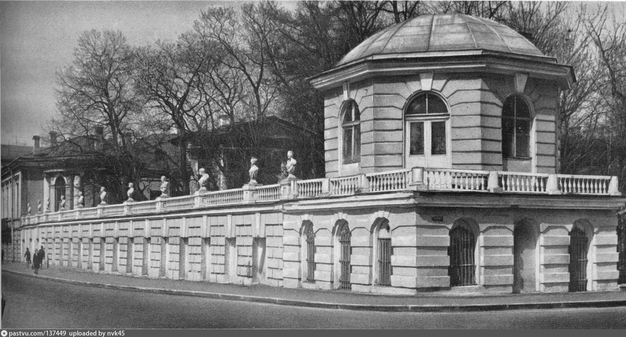 Бобринский дворец в санкт петербурге. Дворец Бобринских в Санкт-Петербурге. Особняк Бобринских. Дом Бобринского в Петербурге. Особняк Бобринских в Петербурге на Галерной.