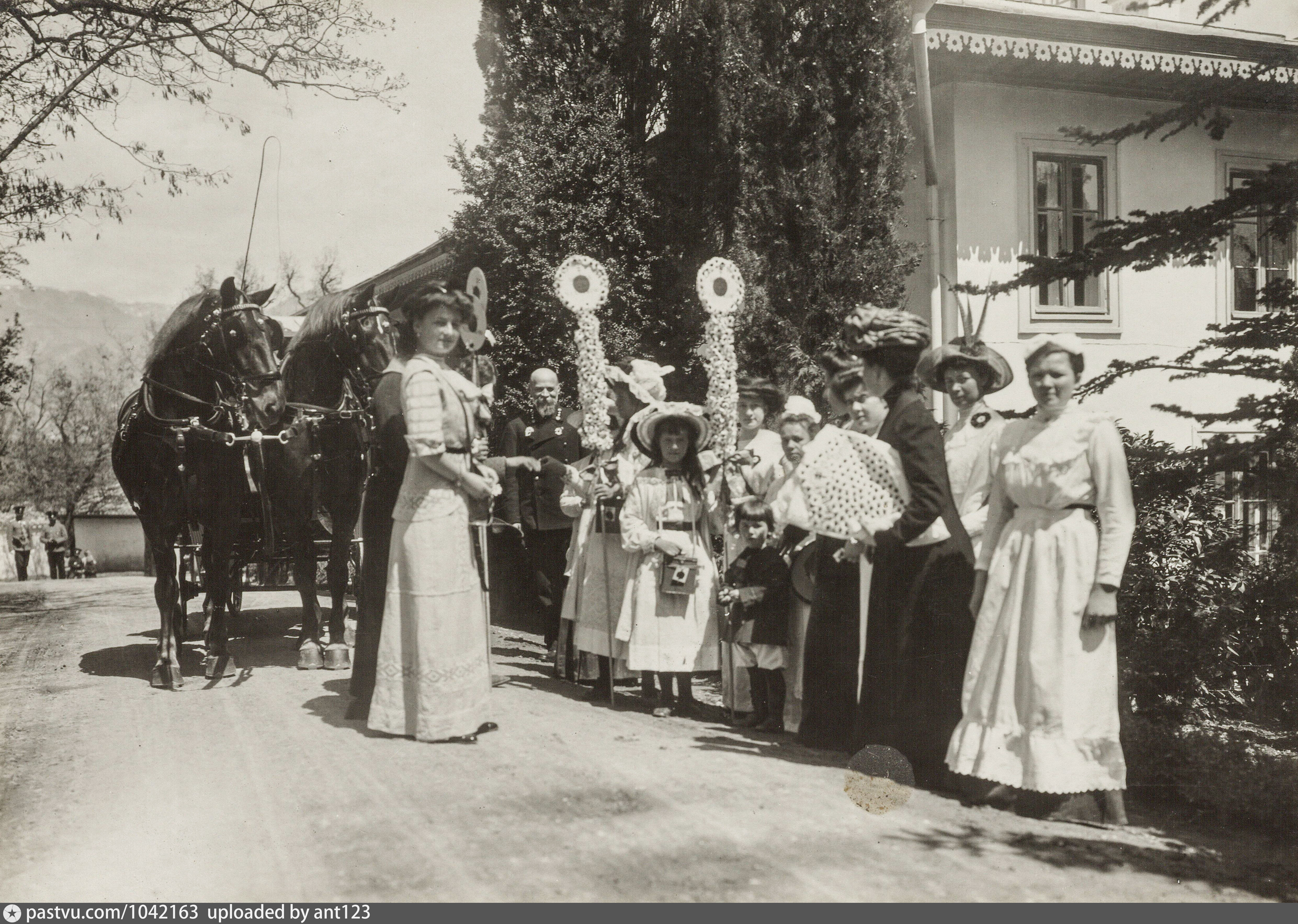 Семья императора Николая II. Ливадия. 1914 Г.