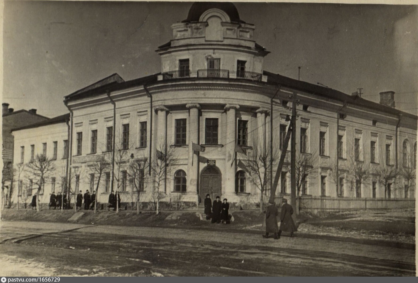 Деревянный дом 50 х годов. Пятиэтажный дом. Торфопредприятие 1950 годы. Америка 50е дом. Дом 1950.