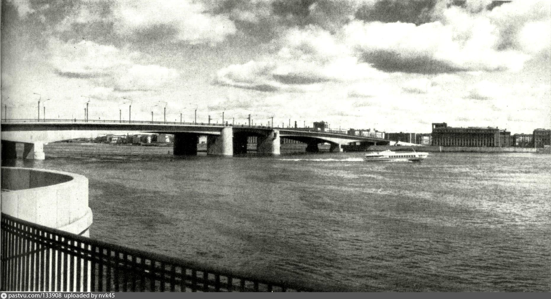александр невский мост