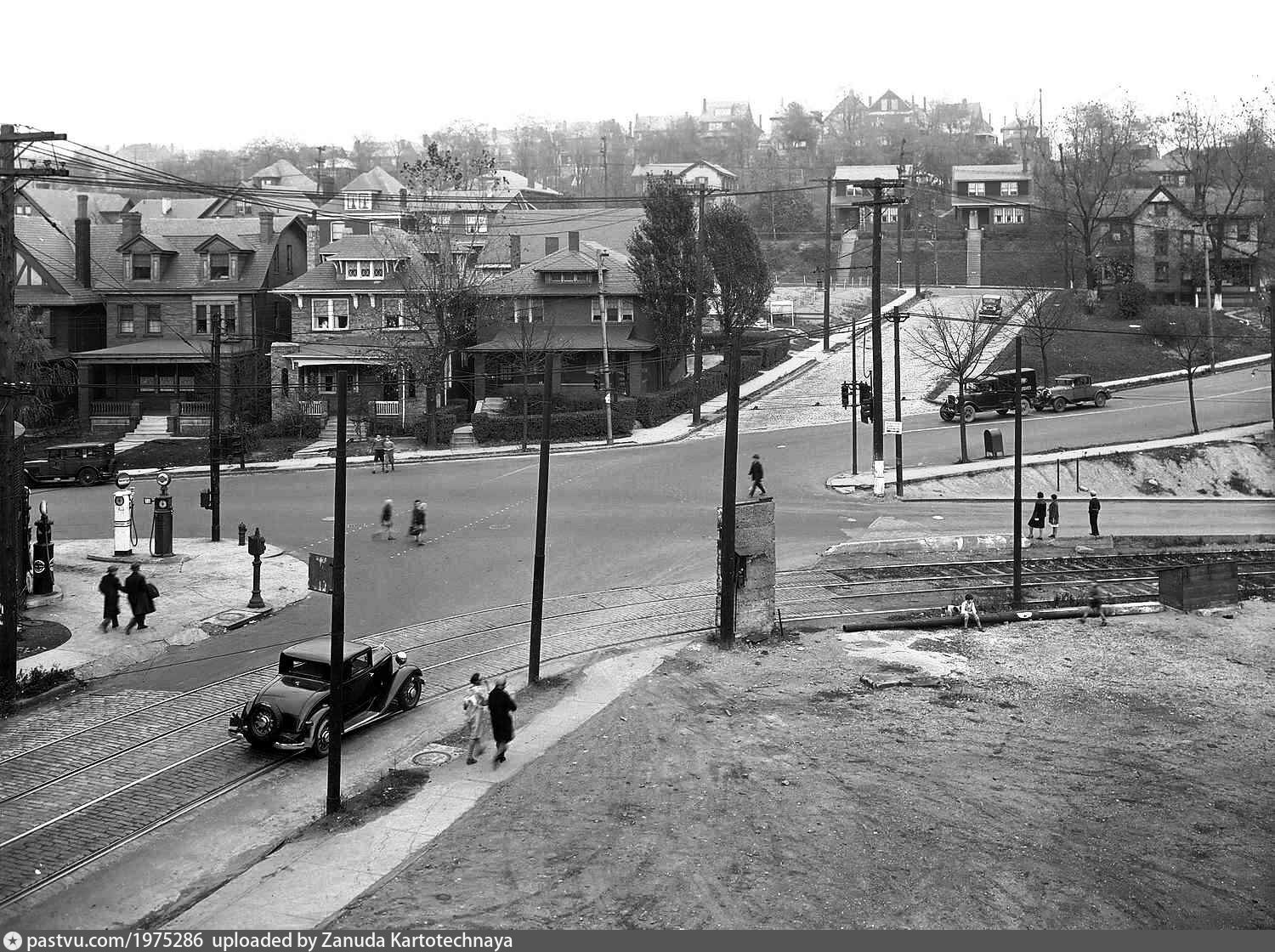 Intersection of Beechwood Avenue and Hazelwood Avenue