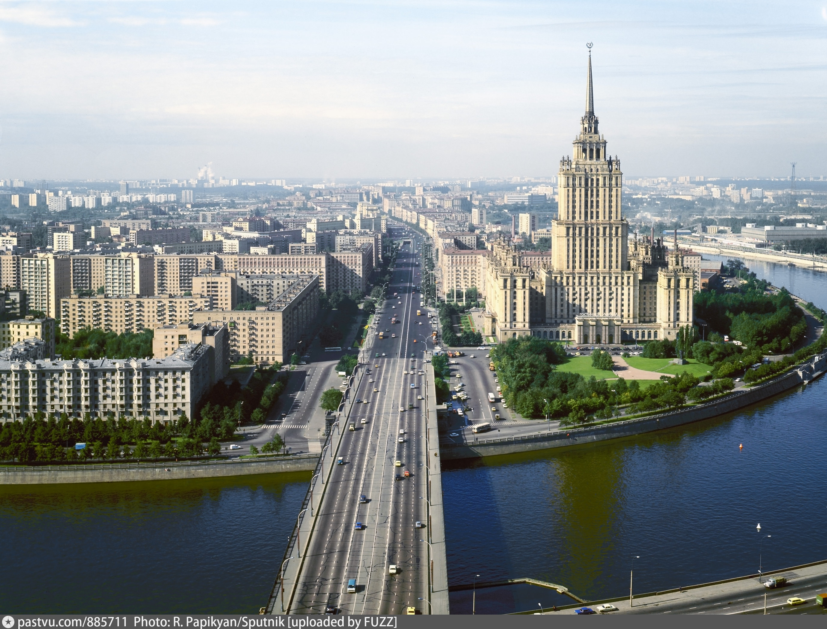 Сталинская высотка на Кутузовском проспекте