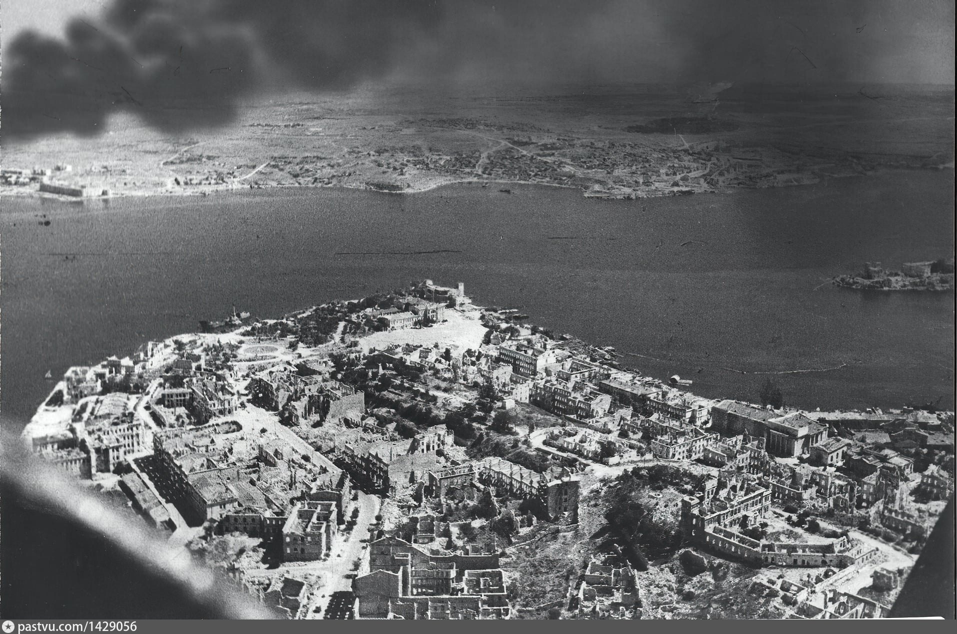 Разрушенный Севастополь 1944