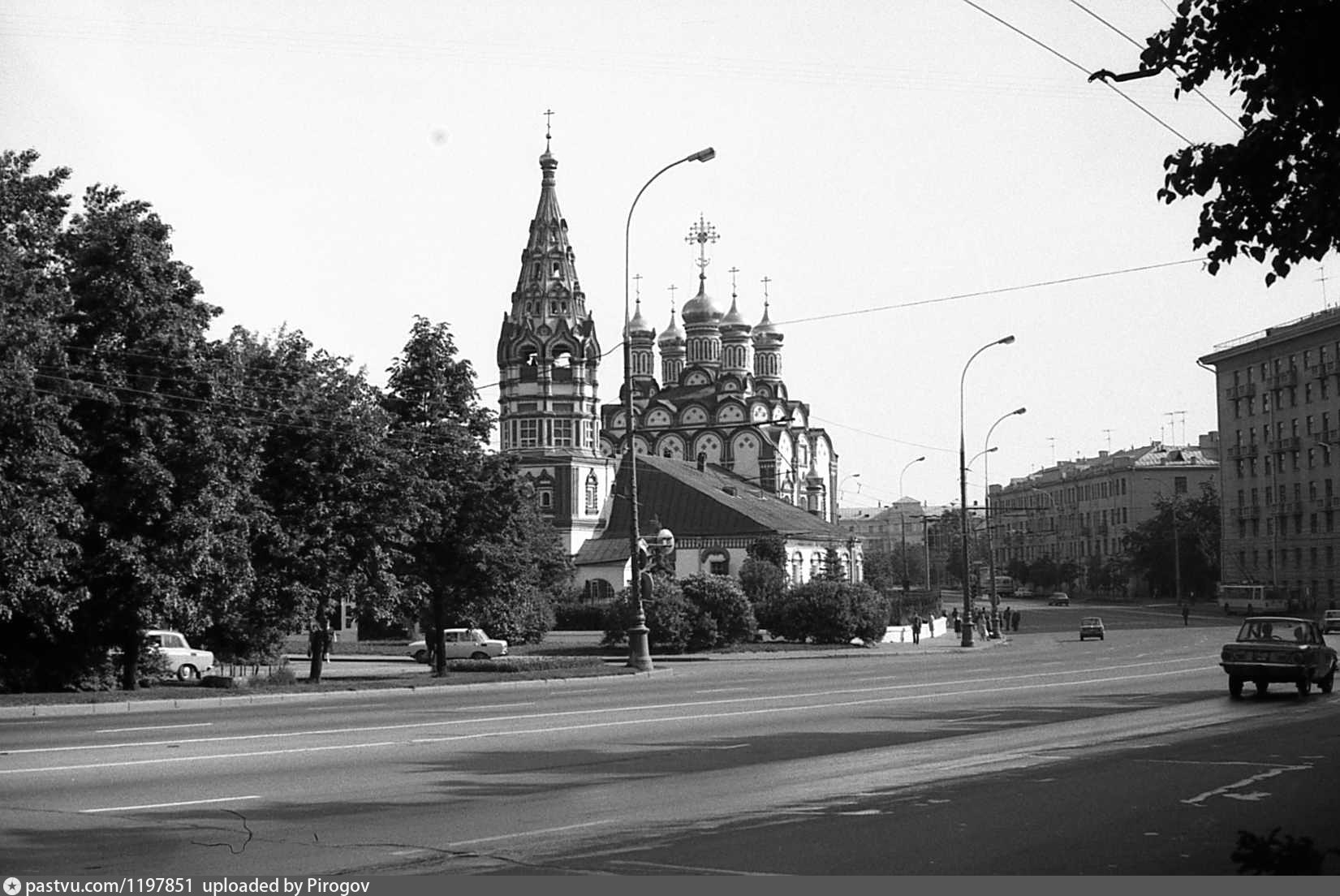 Церковь в Хамовниках Комсомольский проспект