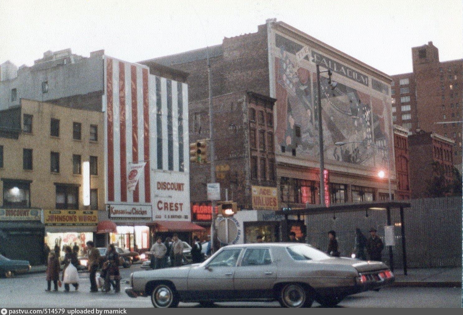 New york 1970. Нью Йорк 70х. Гарлем Нью-Йорк 70. Бронкс Нью-Йорк 70е. Гарлем Нью-Йорк 80-е.