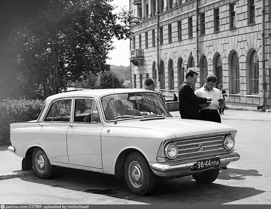 Москвич ссср. Москвич 408 СССР. Москвич 408 1960. Москвич 408 такси СССР. Москвич 408 советские времени.