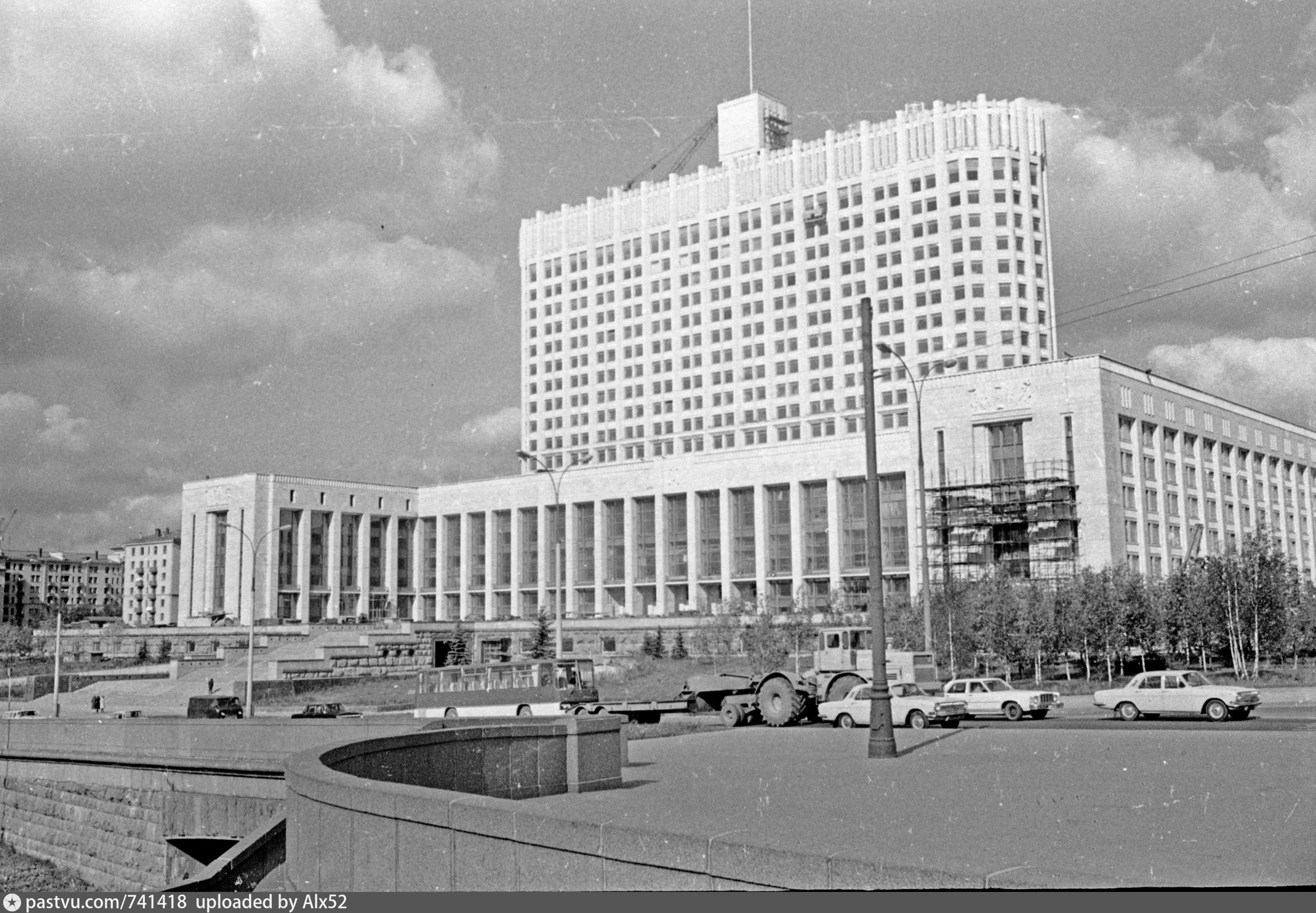 Совета рсфср. Дом советов Москва фото. Фото дома советов в Москве.