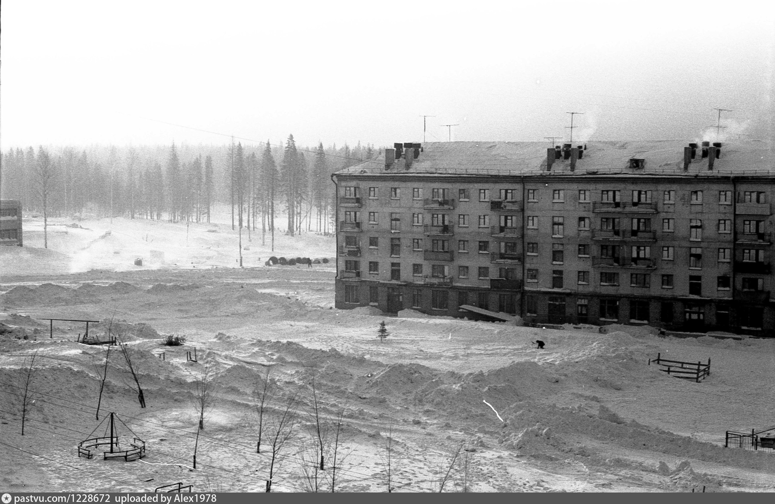 Старая губаха город. Старая Губаха Пермский край. Город призрак Старая Губаха Екатеринбург. 7. Город призрак Старая Губаха.