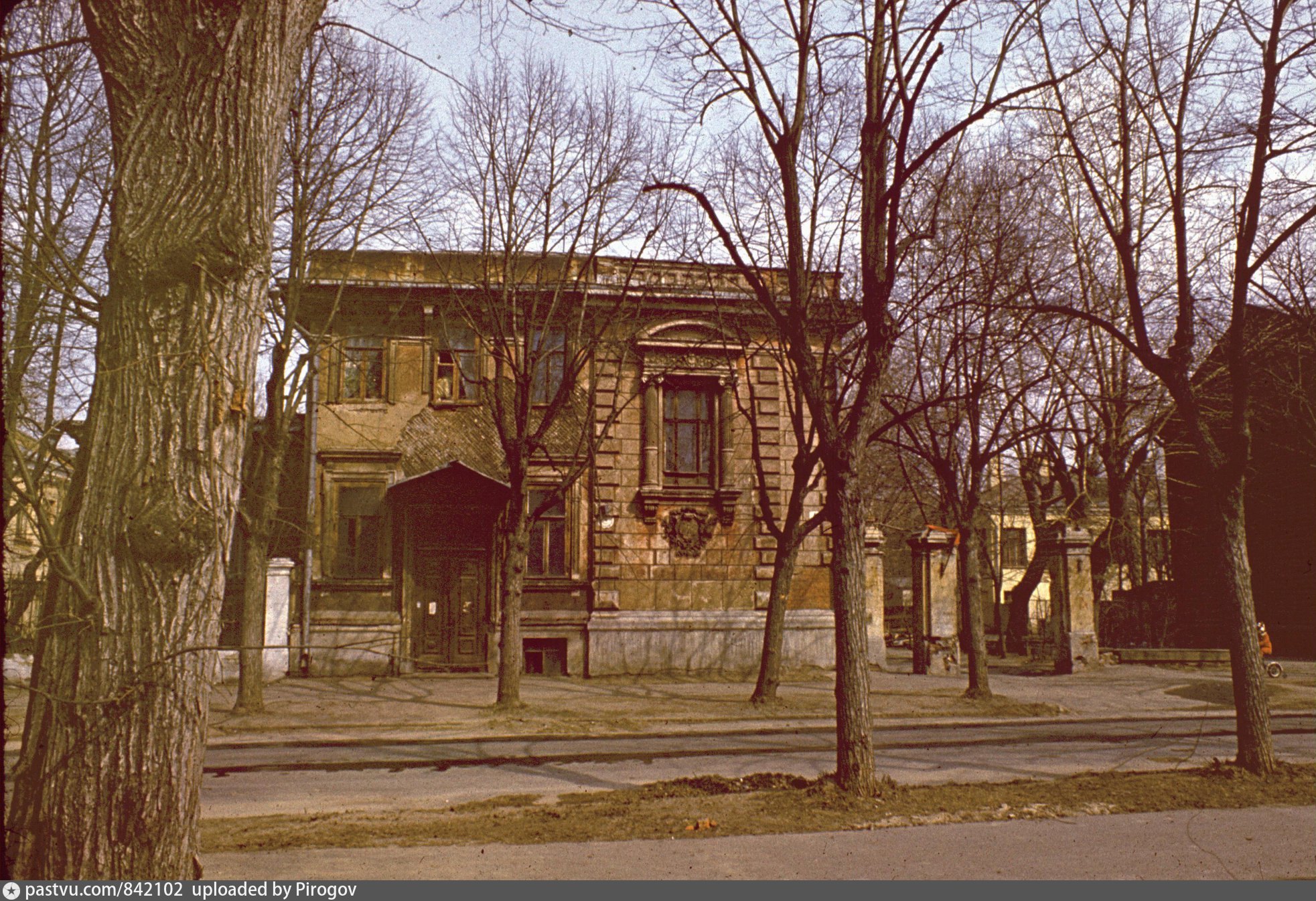 Чернышевском переулке. Переулок Чернышевского 4. Особняк Мейера Москва. Усадьба Мейера Чернышевский. Музей Есенина переулок Чернышевского.