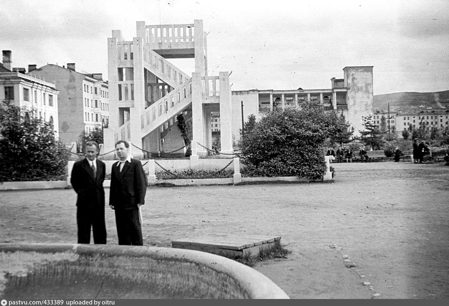 History of murmansk. Памятник жертвам интервенции Мурманск. Памятник жертвам интервенции. Памятник интервенции в Мурманске. История Мурманска.