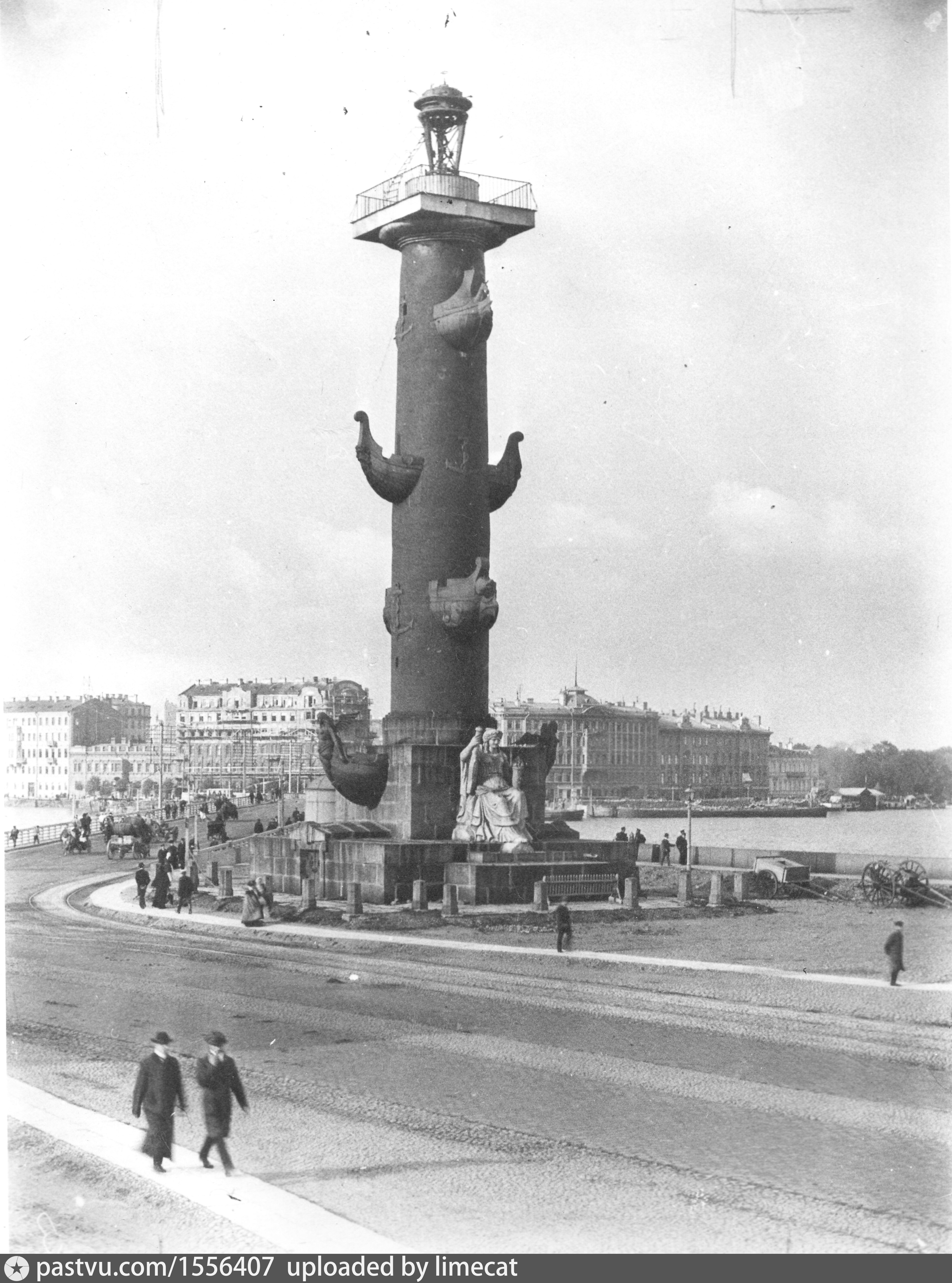 Ростральные колонны Ленинград