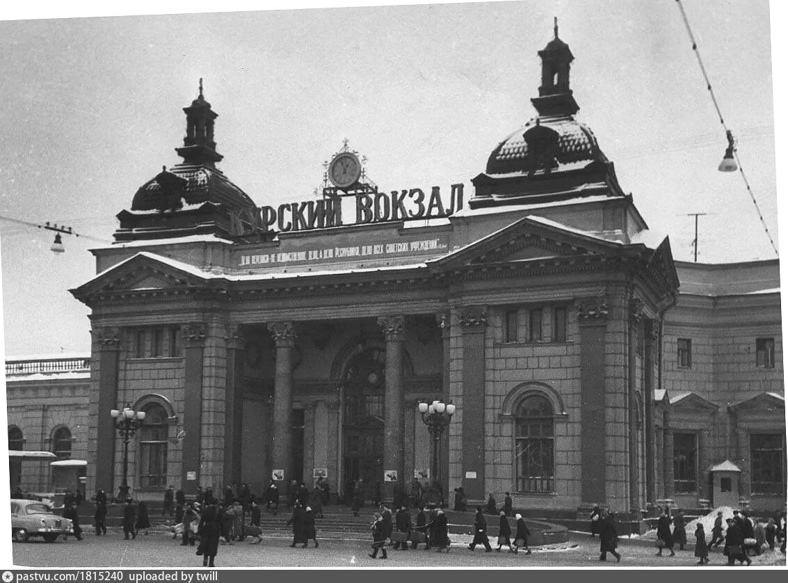 Курский вокзал чехов сегодня. Курский вокзал 1960. Курский вокзал старое здание. Площадь Курского вокзала до революции. Курский вокзал 1972 год.