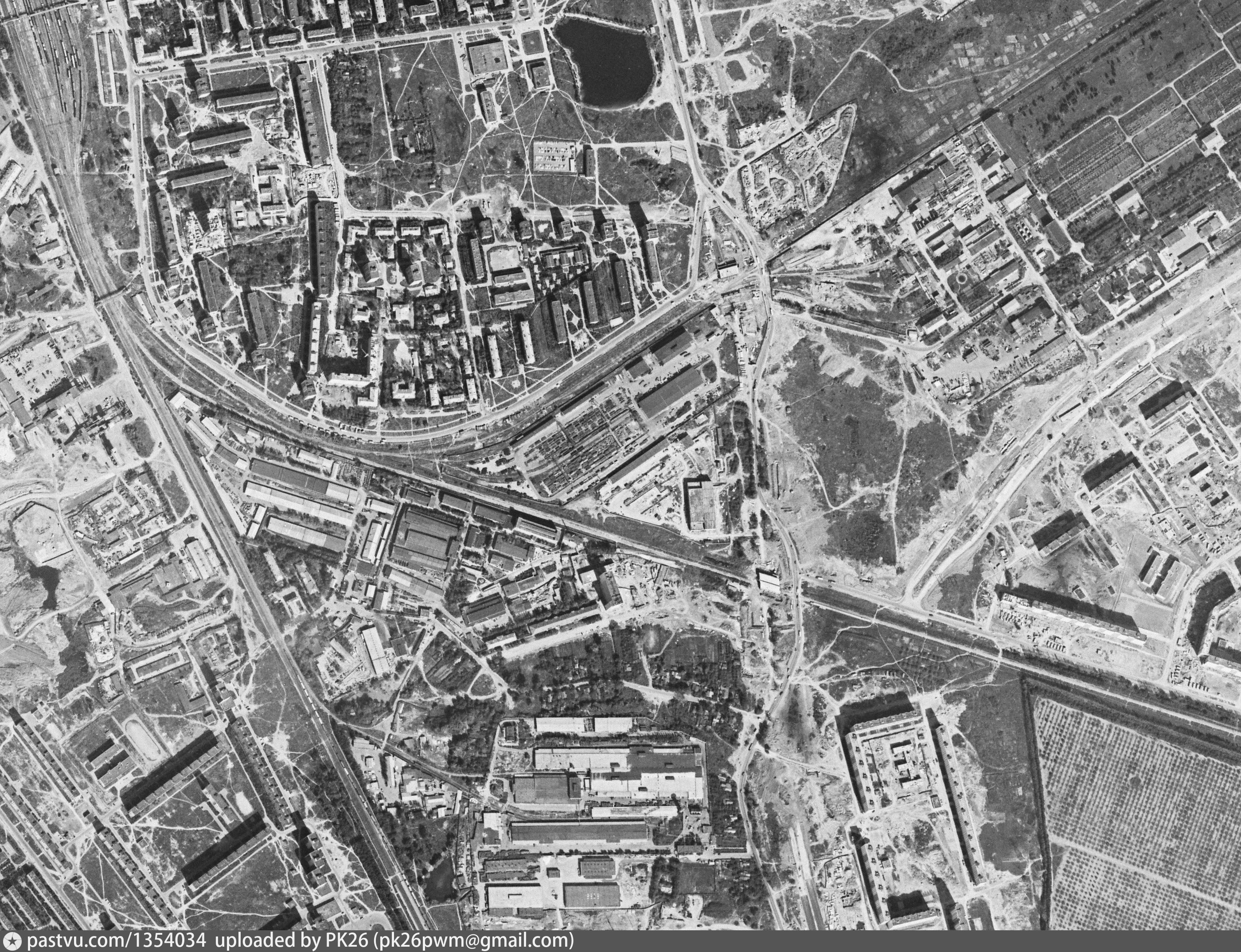 Retromap ru старые. Бескудниковская Железнодорожная ветка. Барселона космоснимок. Западное Дегунино. Retromap.