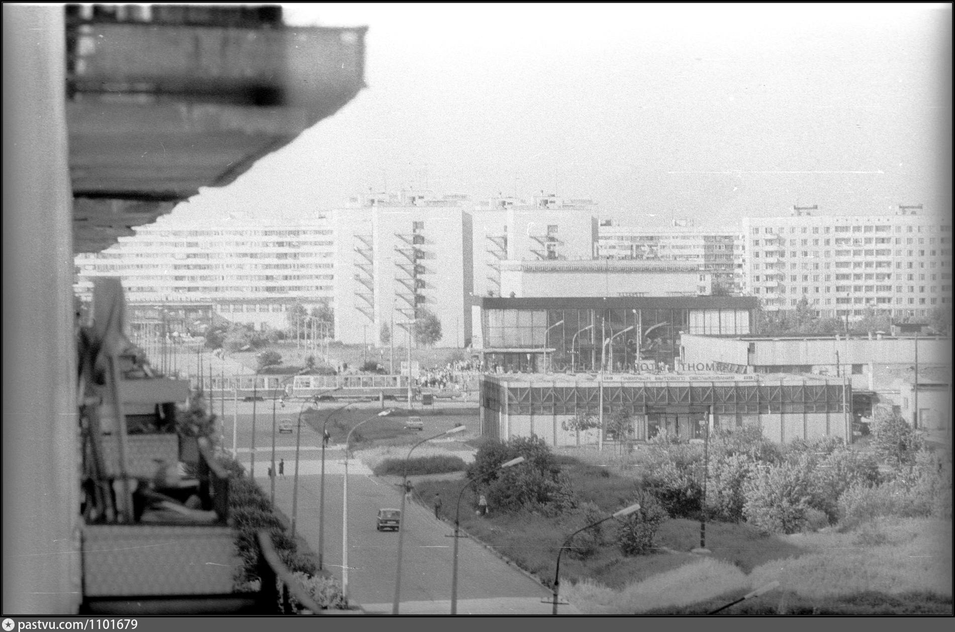 Петербург 1983. Улица Брянцева кинотеатр Прометей. Ленинград ул Брянцева, Учительская. Ленинград 1971 ул Брянцева. Улица Брянцева Ленинград 1977.