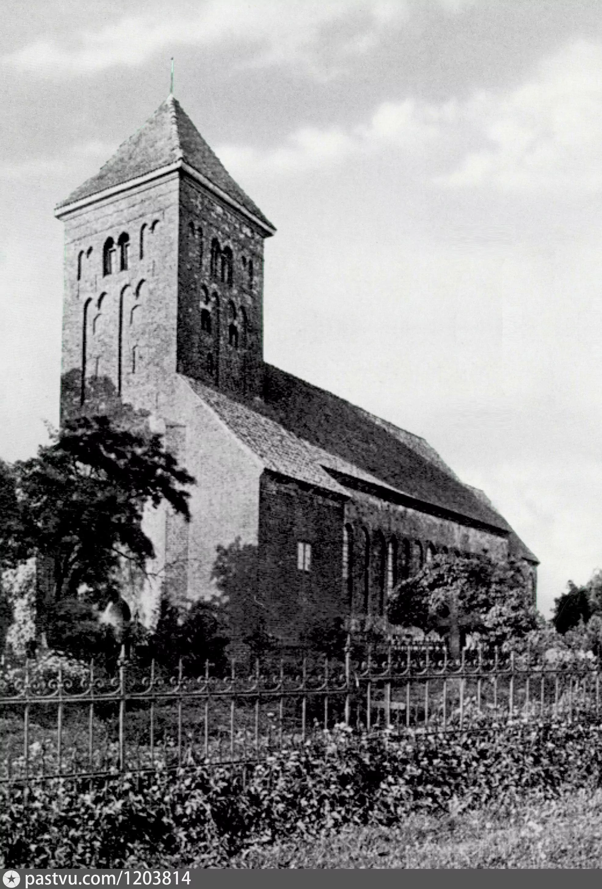  1912-1922. Kumehnen, Kirche.