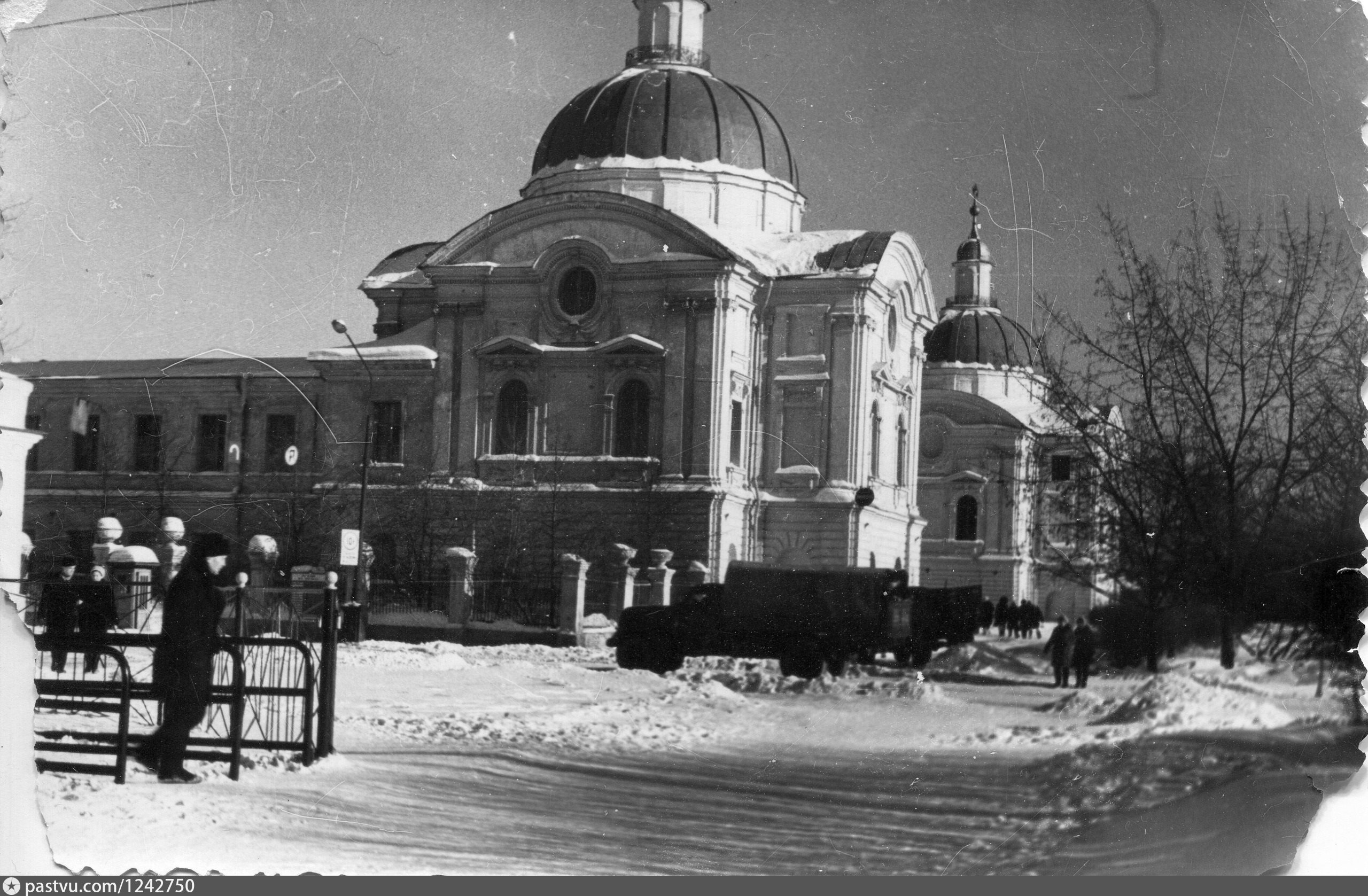 дворец в твери старые