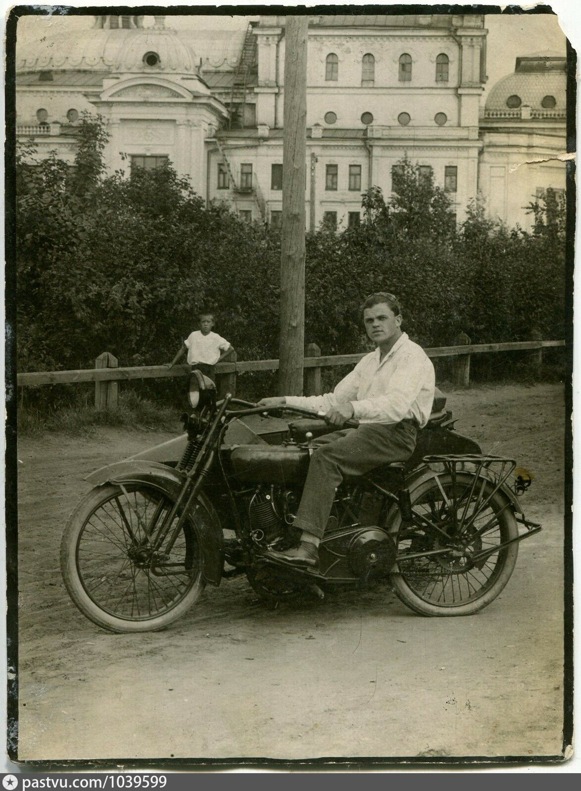 Мотоциклисты 1930