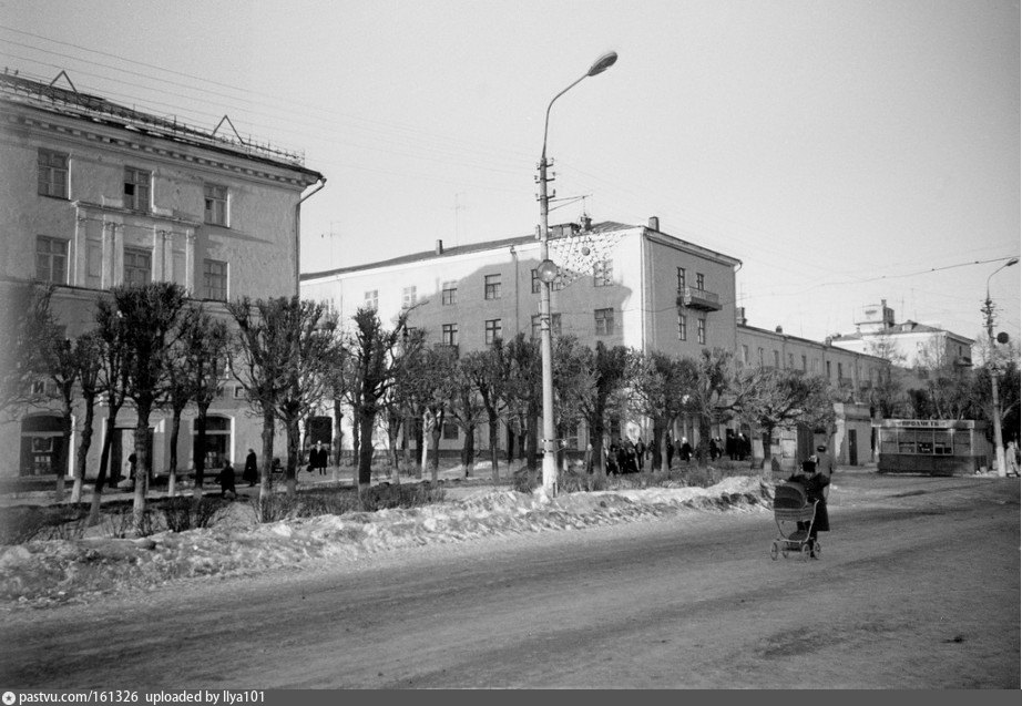 1984 1988. Солнечногорск фото 1980 года. Новосибирск, перекрёсток Советской и Коммунистической. Солнечногорск старое фото почтовой улицы. Солнечногорск фото почтовой улицы дом 22 в советское время.