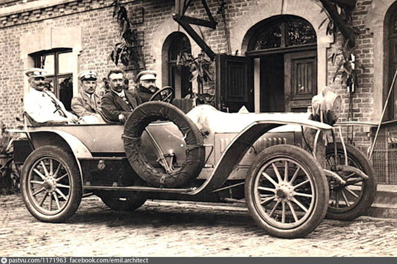 Появился первый автомобиль решили. Первые машины в Украине. Автомобиля Berliet 18 век. Автомобили и история их появления фото. 1956г Киев первая машина в Европе.