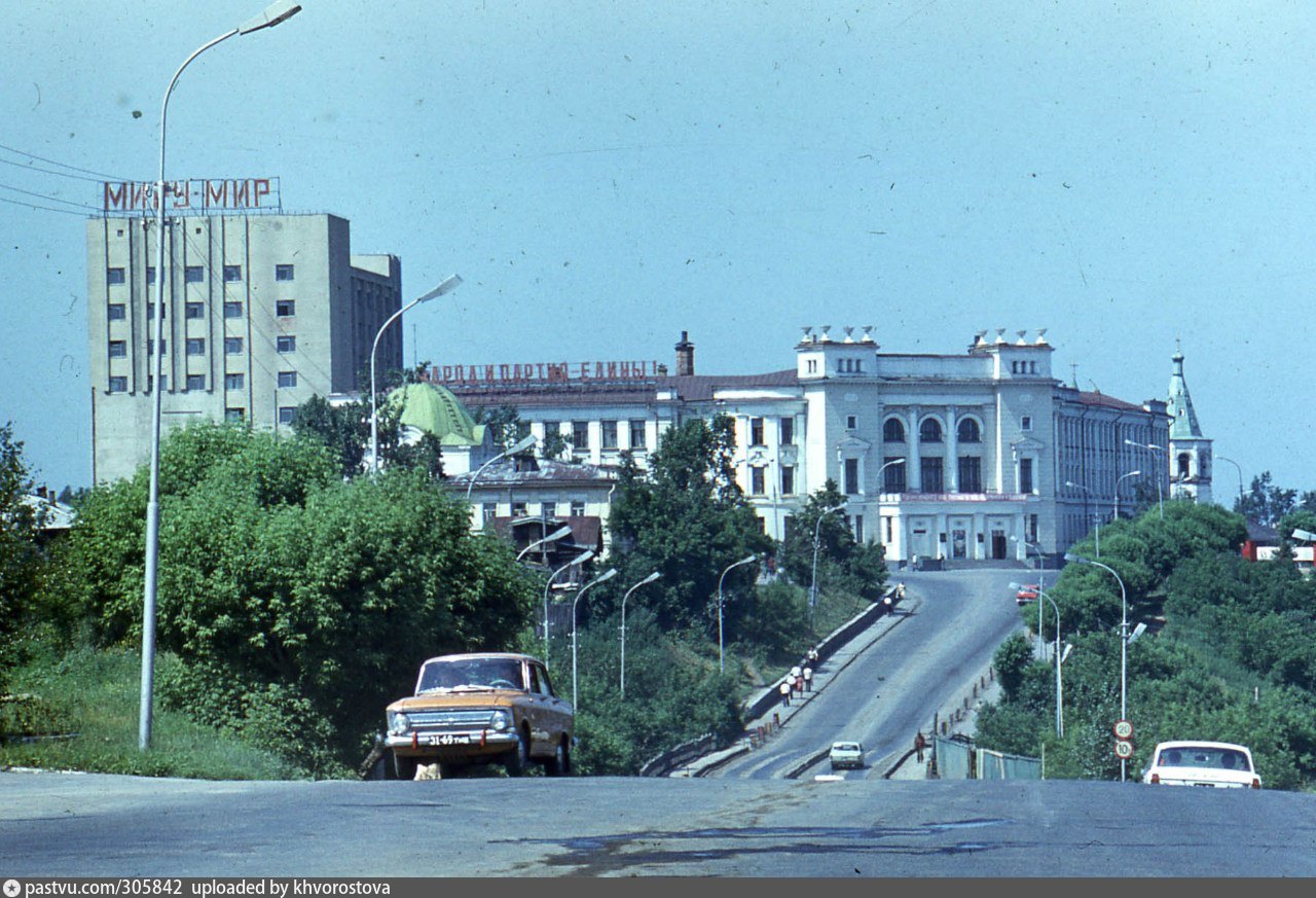 Старая тюмень. Тюмень Республики 80. Тюмень СССР. Тюмень в 80-е годы. Улица Советская Тюмень.