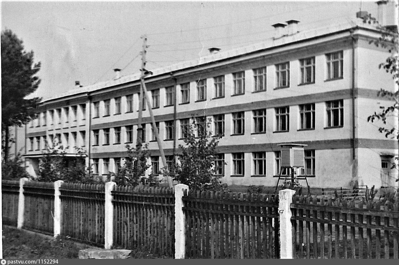 Улица чайковского школа