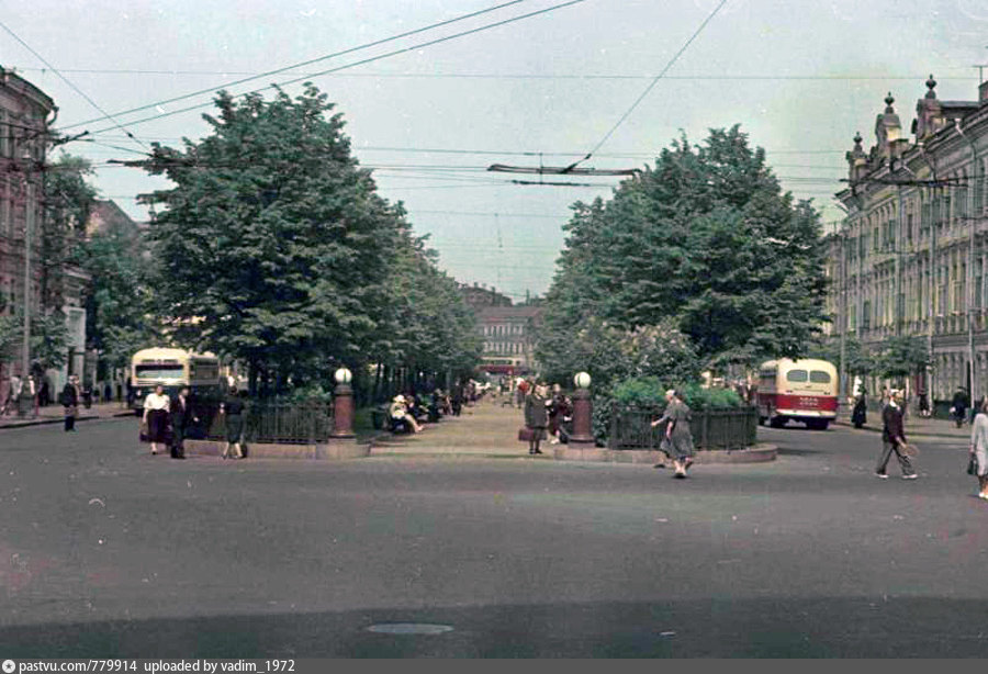 Середина 20 века. 1952 Год Москва Москва. Москва середина 20 века. Москва 1952 год фото. Сквер на площади Горького 1952 год.