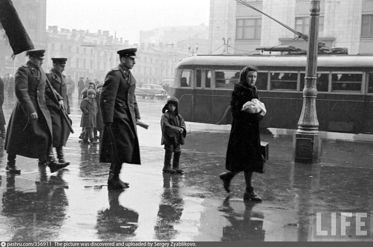 Послевоенная жизнь в ссср. Москва 1947. Москва 1947 год. Москва 1947 год фото. Москва 1947 года на страницах журнала "Life".