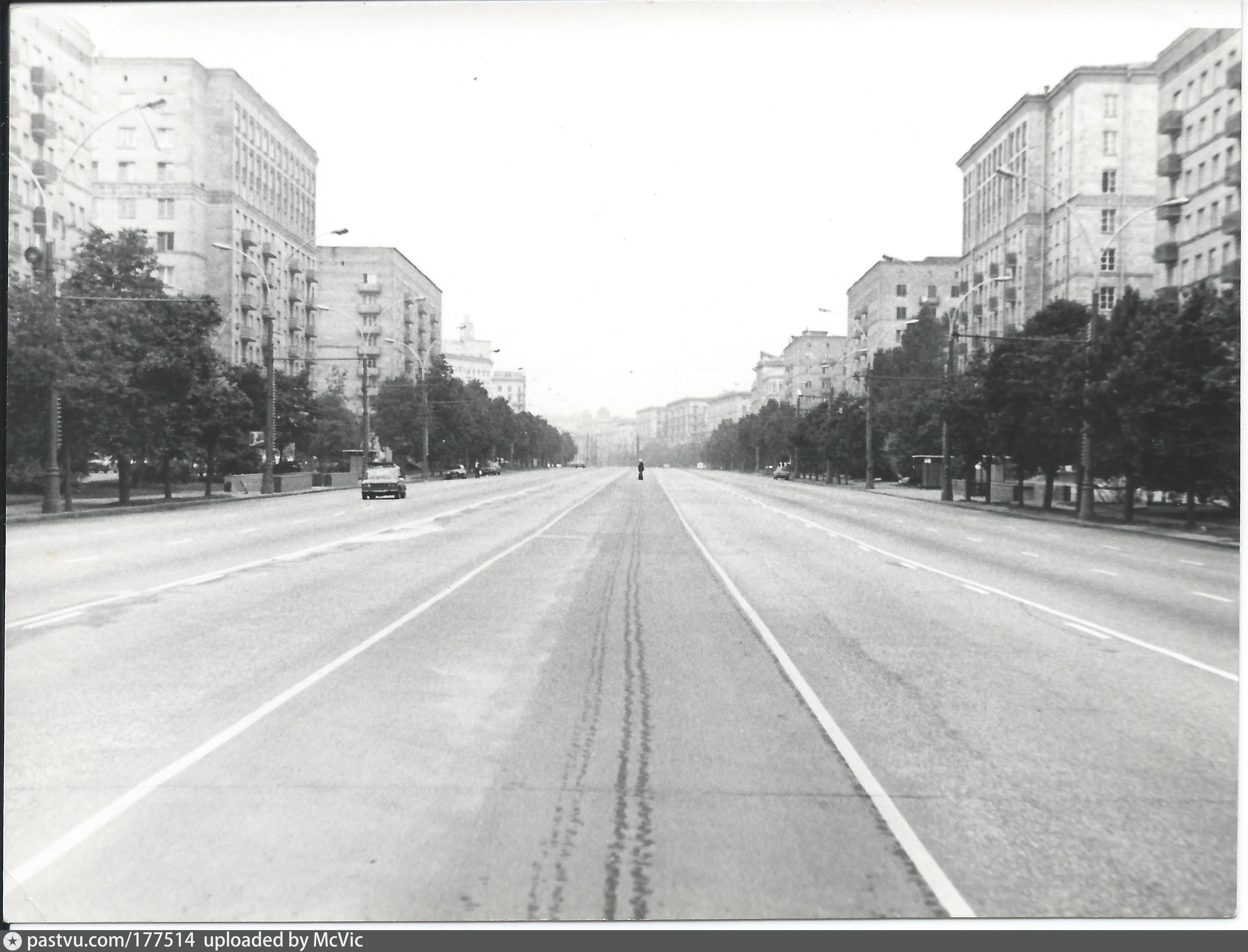 Просп советских. Кутузовский проспект на фото 70 х. Проспект мира фото 1984. Дмитровское шоссе д 91 фото 1980х. М Большевиков фото 1986г.