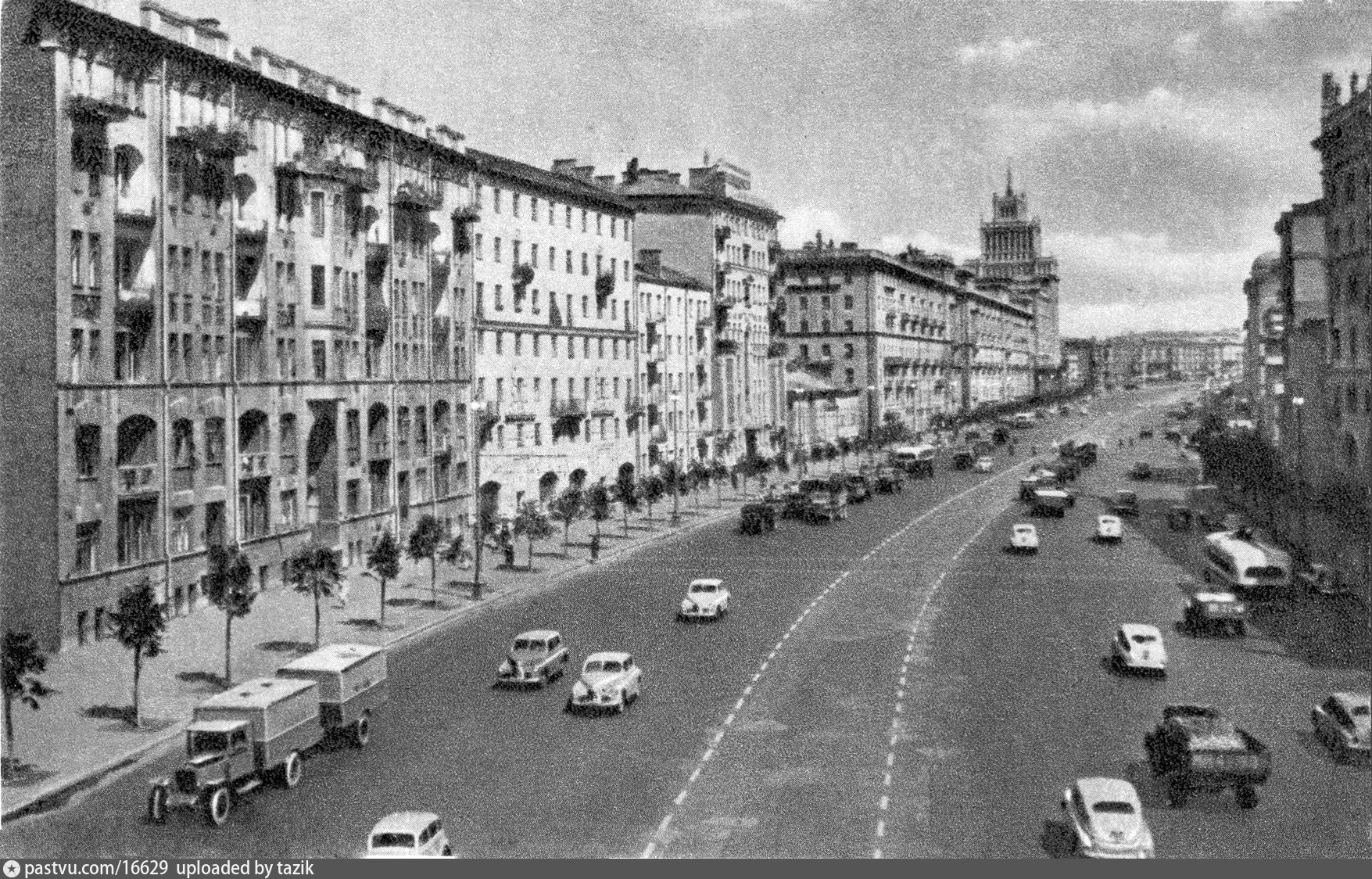 Садовая улица москва. Большая Садовая улица Москва. Садовая улица Москва СССР. Вид на большую садовую улицу Москва. Большая Садовая улица старые фото.