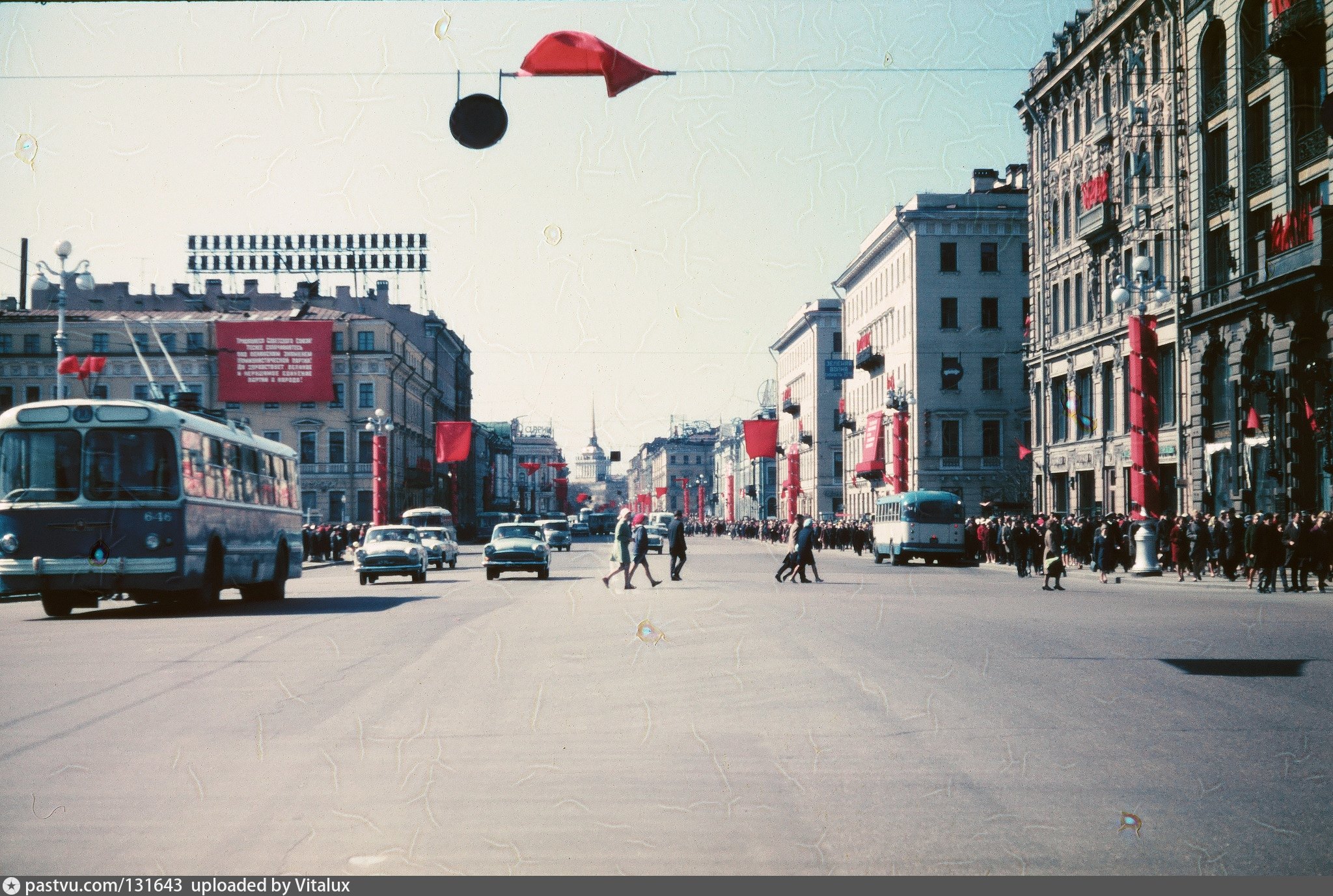 Ссср спб. Невский проспект 1960 год. Невский проспект в 1970 году. В СССР проспект Невский 1970. Ленинград 1969.