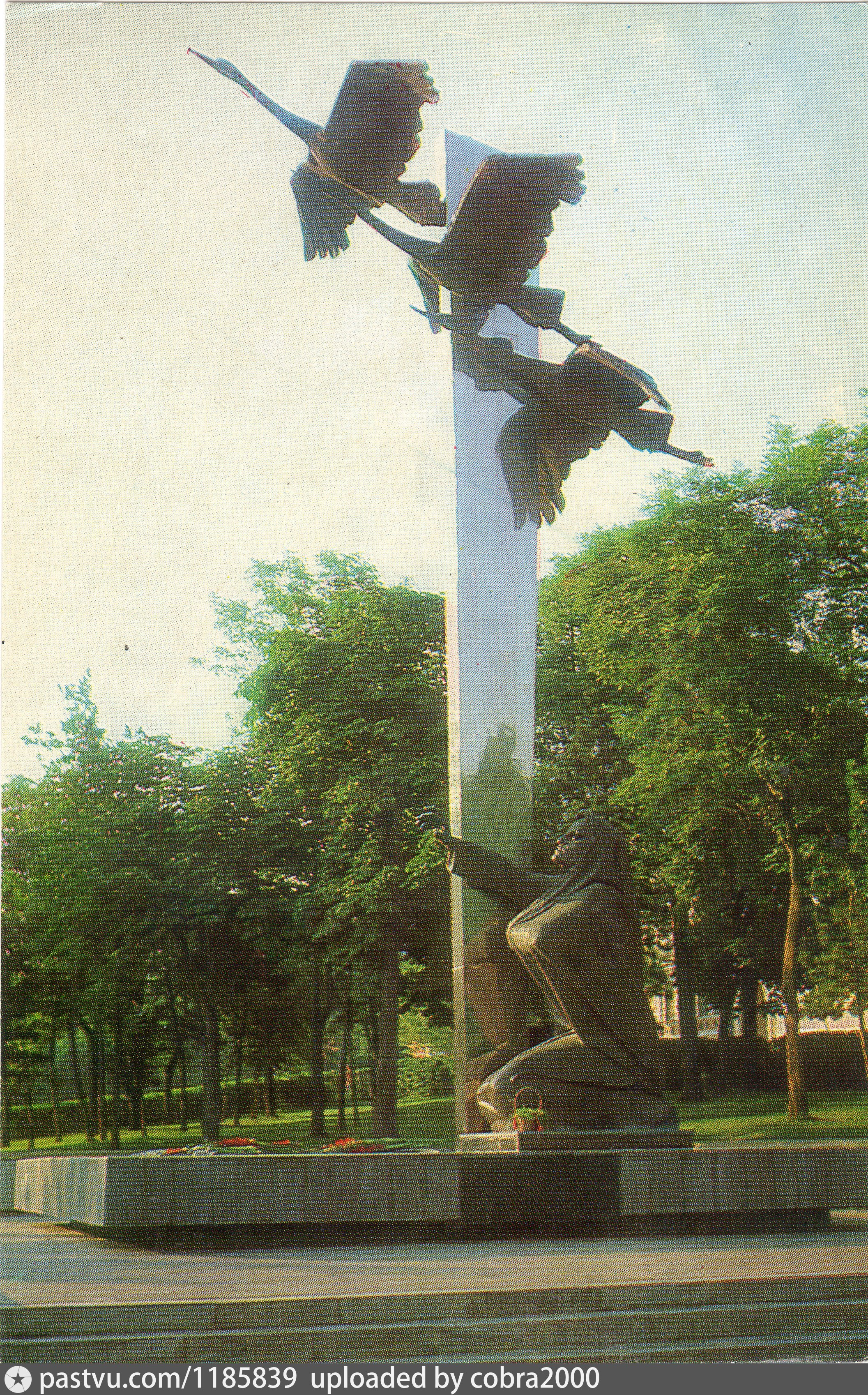 Фото памятников журавли. Мемориальный комплекс Журавли Кисловодск. Памятник Журавли г. Кисловодск. Памятник Журавли в Кисловодске. Памятник воинам Журавли Кисловодск-.