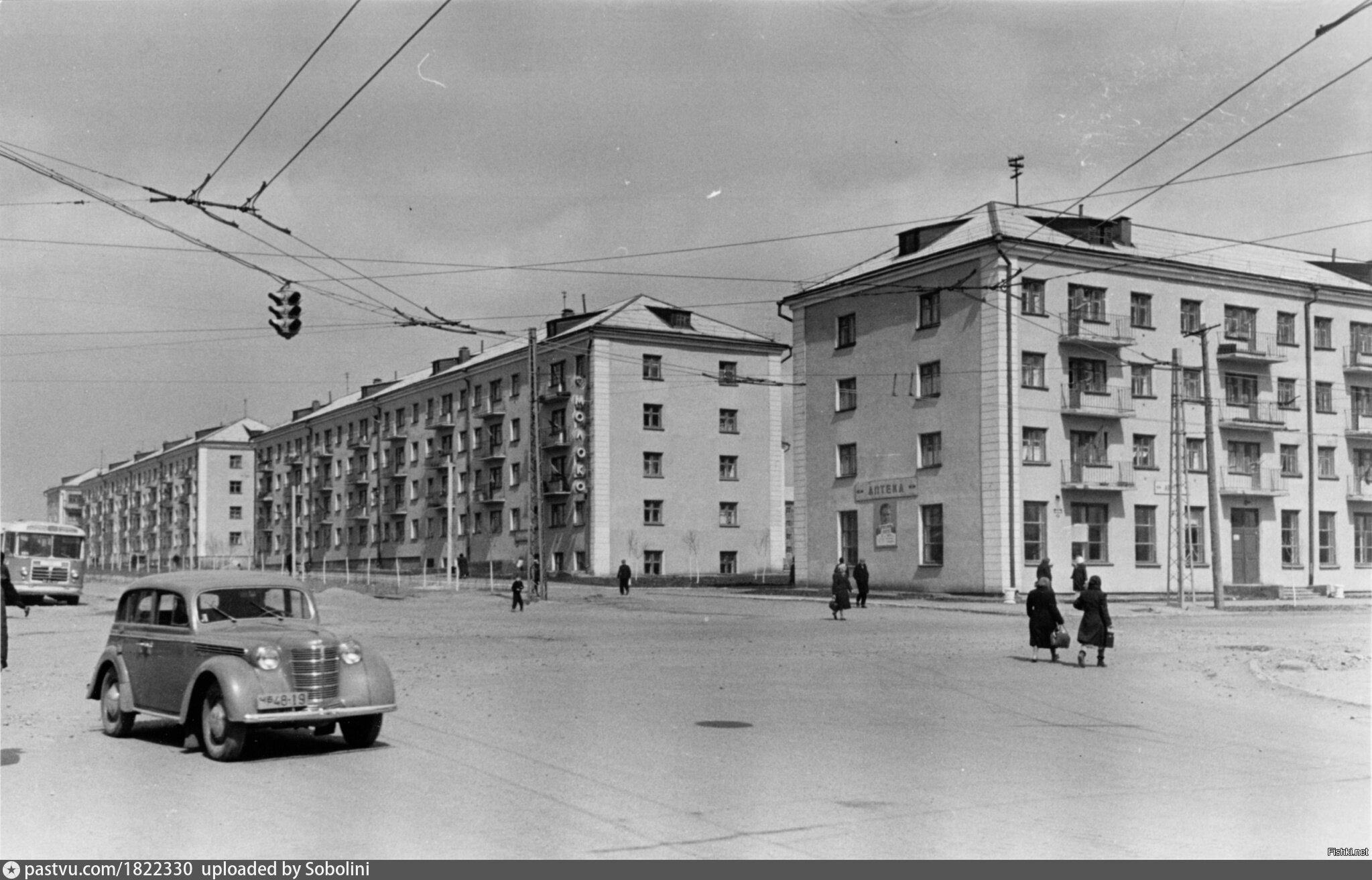 Челябинск 50 годов. Челябинск ЧТЗ улицы. Челябинск 60 е годы. Челябинск Тракторозаводский район ул. Горького. Тракторозаводский район города Челябинска в 90 х.